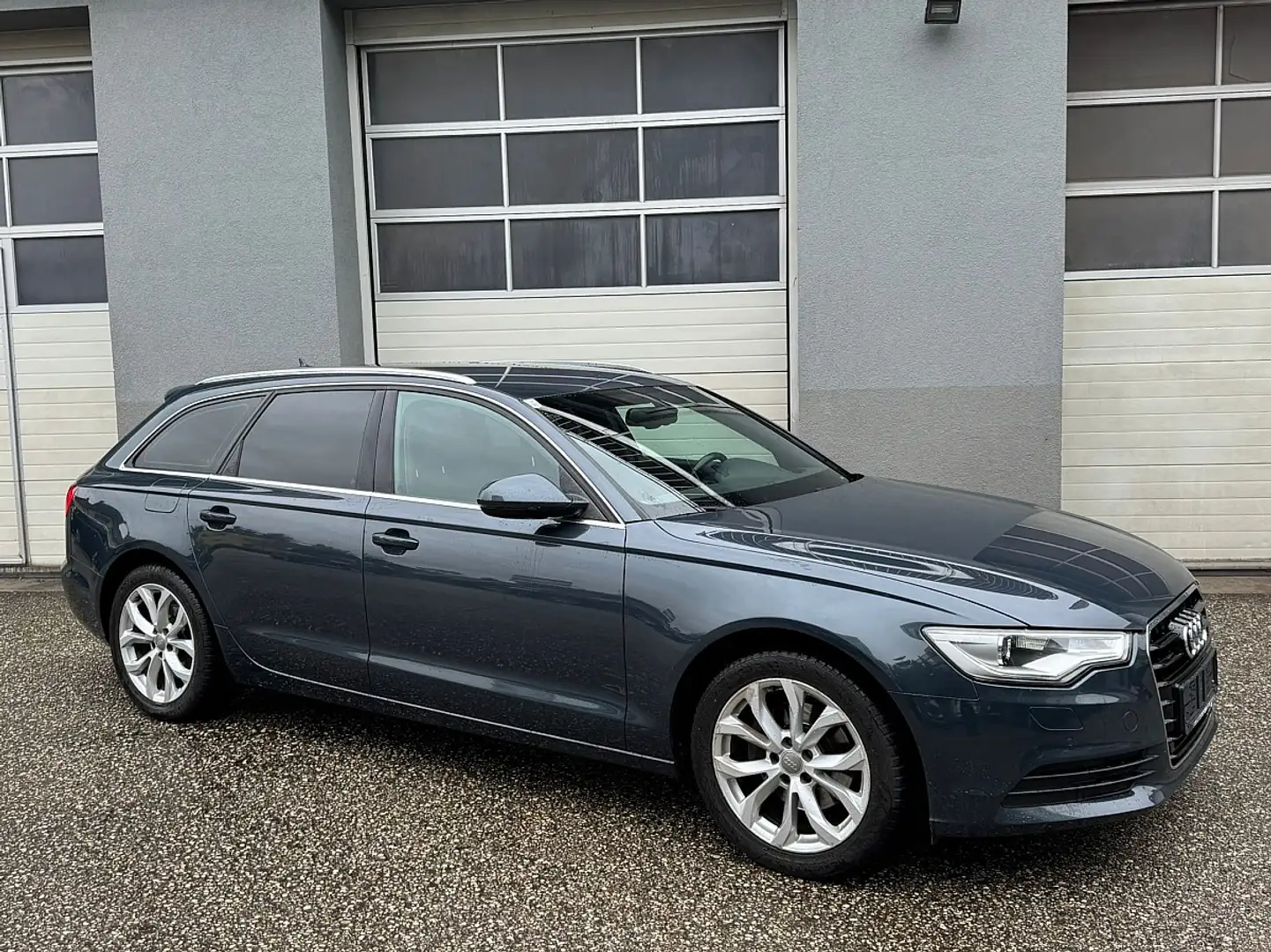Audi A6 Avant 2,0 TDI Aut. Grau - 2