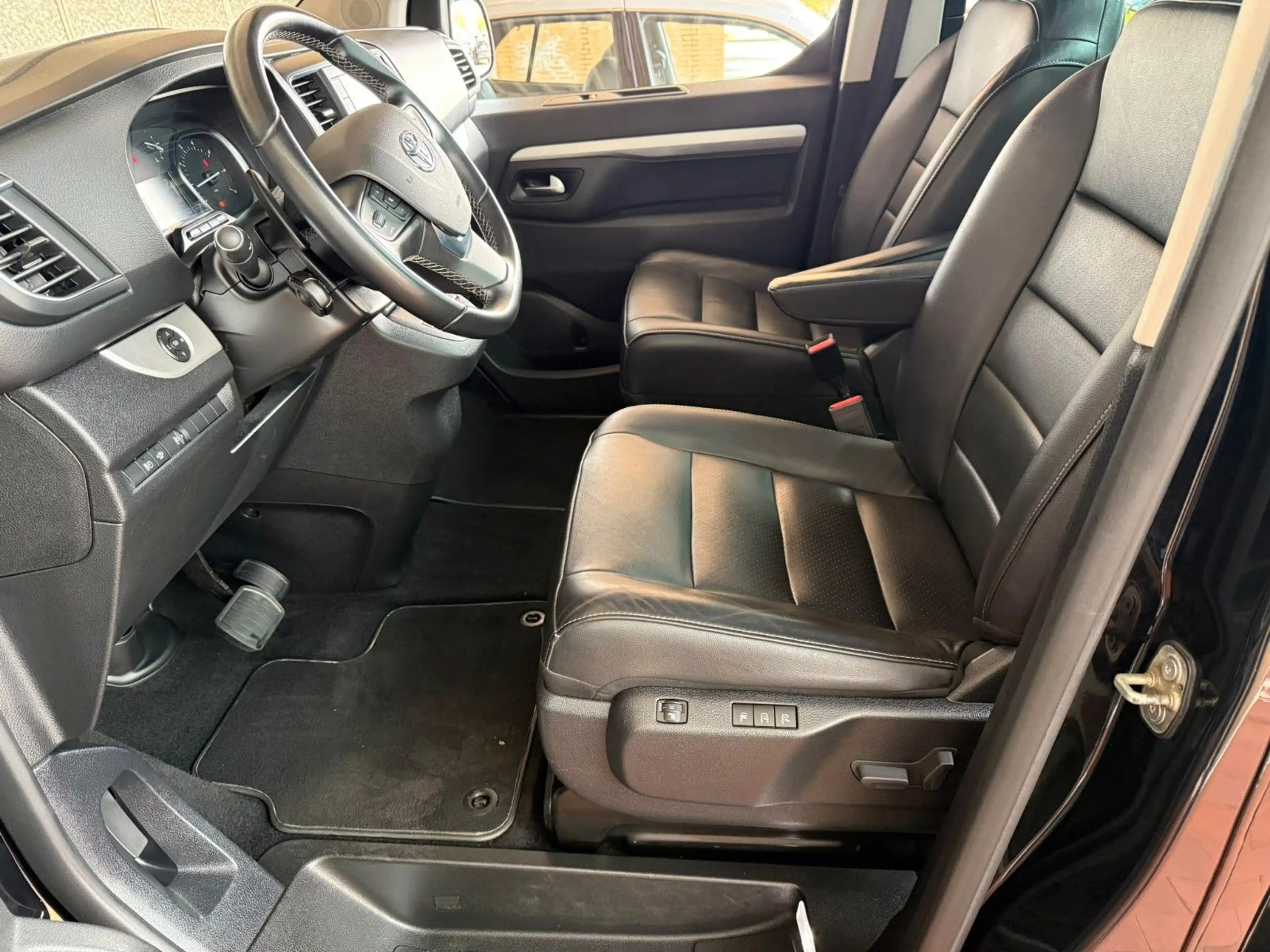 Toyota Proace Verso L1 Executive — photo 13