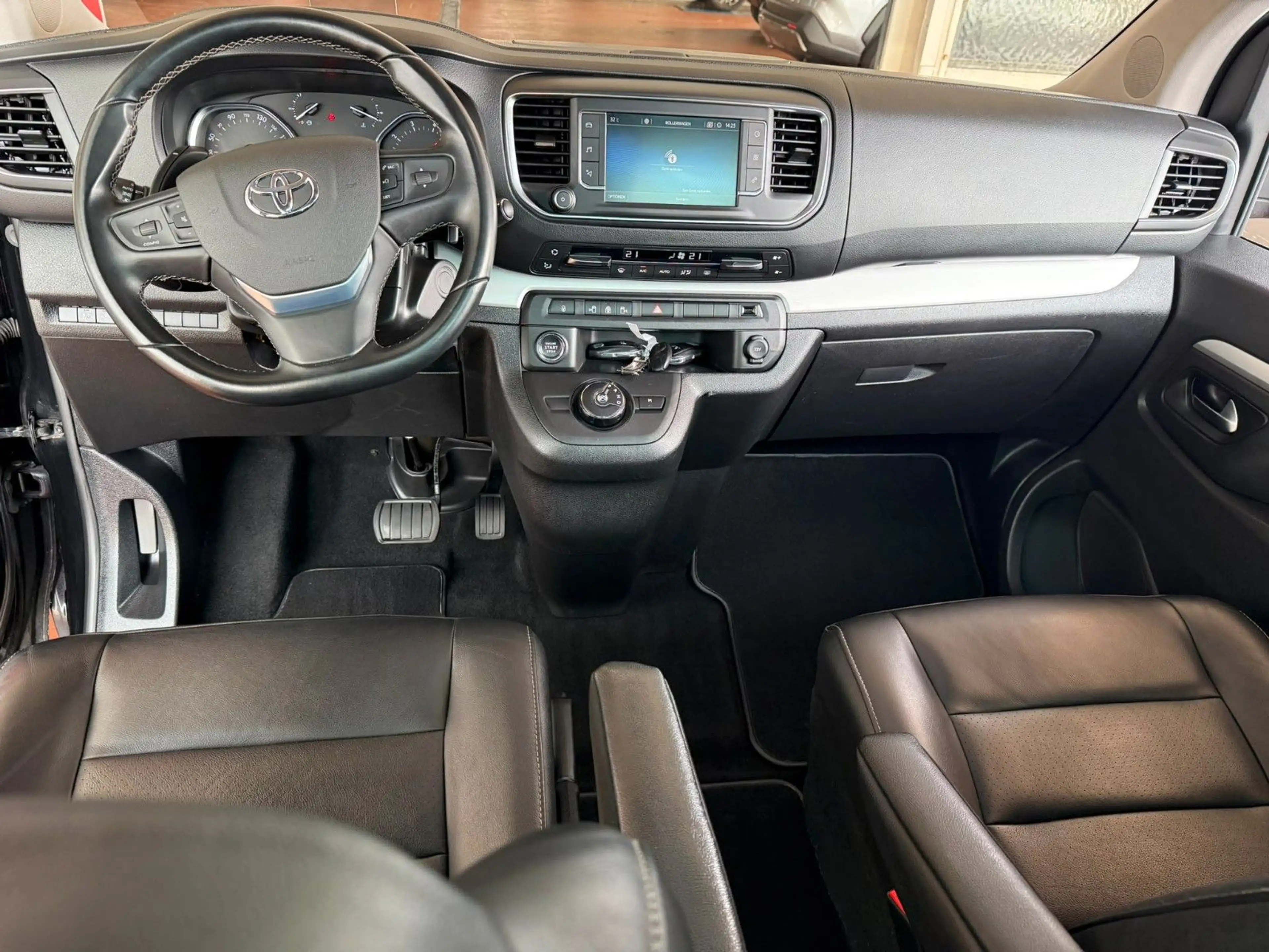 Toyota Proace Verso L1 Executive — photo 12