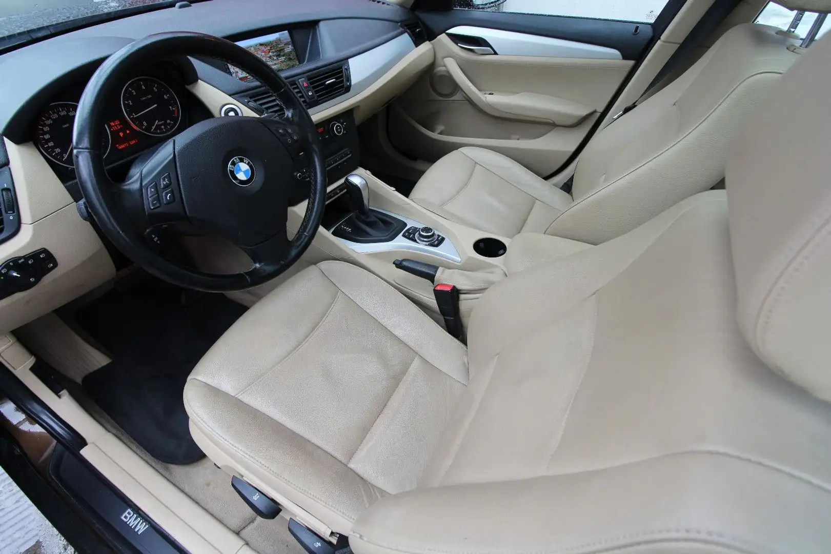 BMW X1 xDrive 28i~Pano~NAVI~Leder~Xenon~Automatik~ Braun - 2