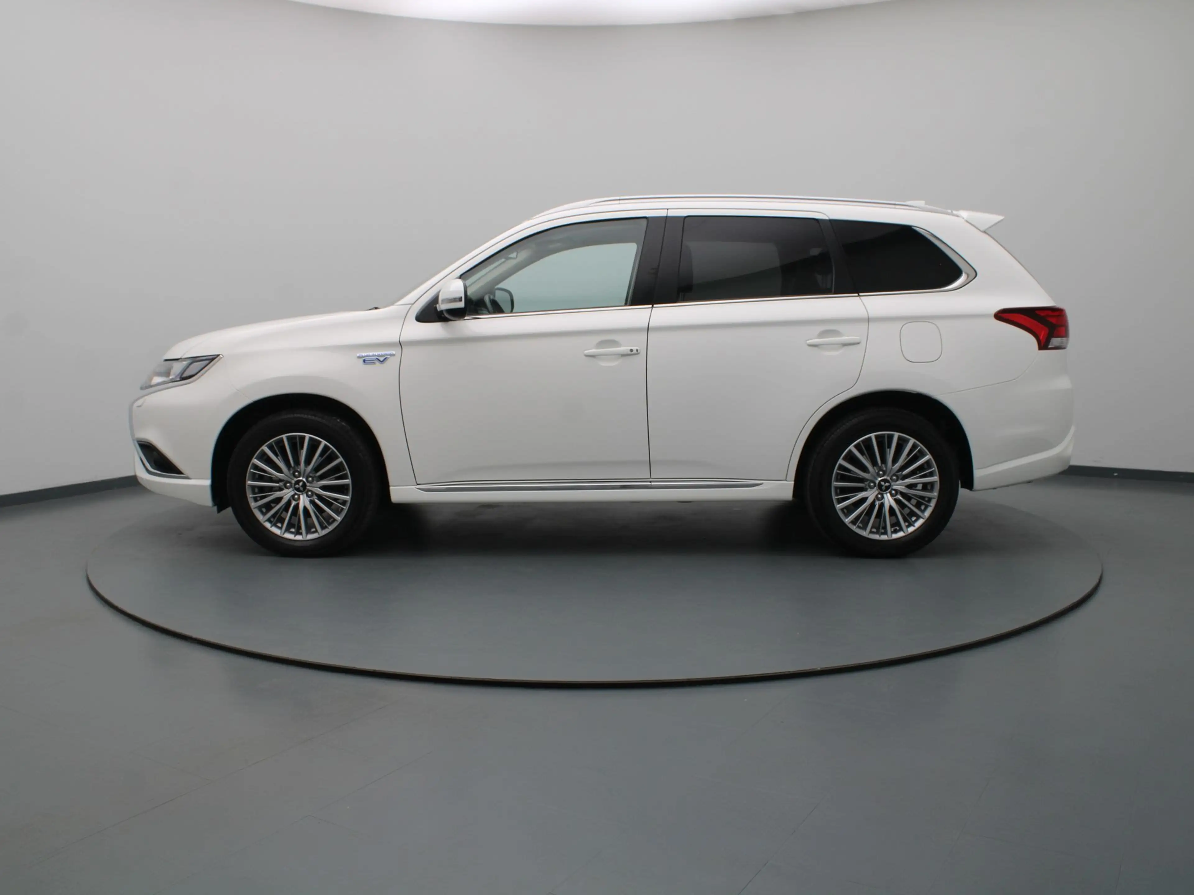 Mitsubishi Outlander 225pk PHEV Intense Apple Carplay/Android Auto | Cl — photo 23