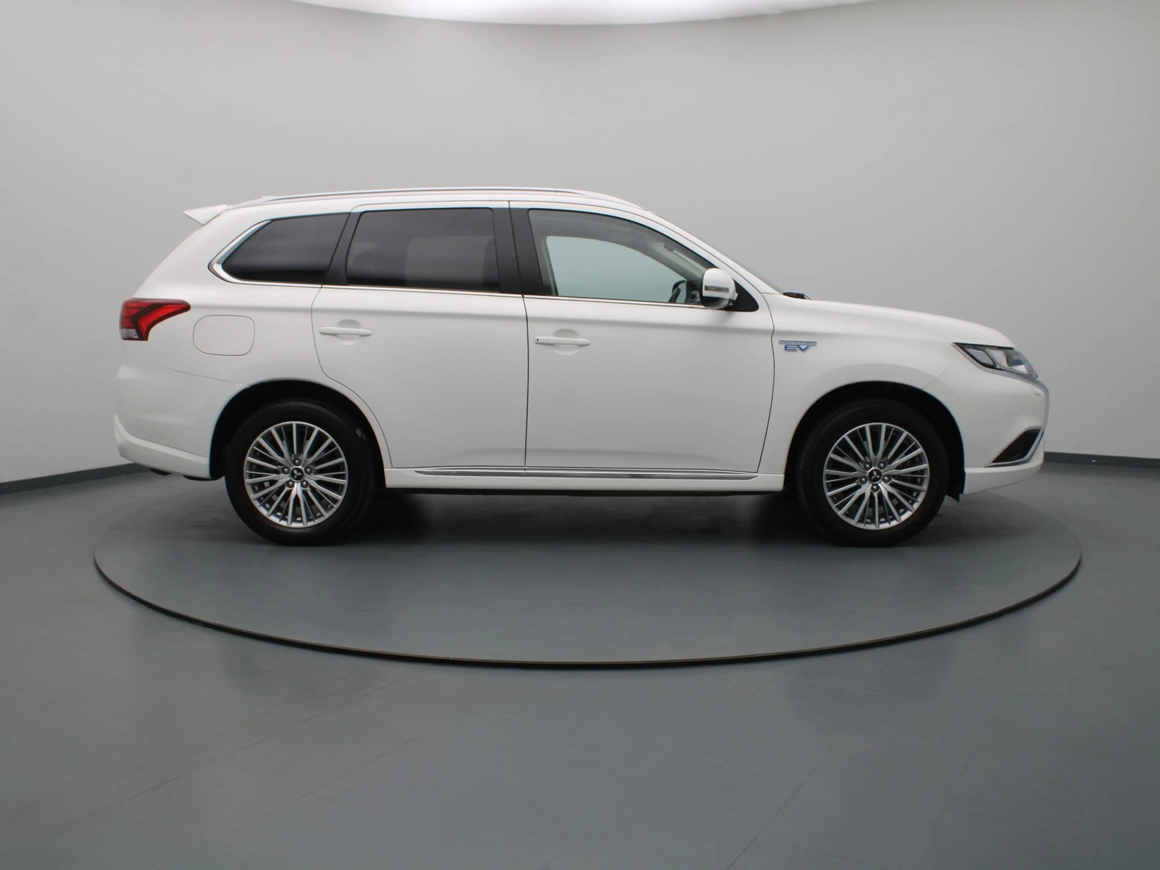 Mitsubishi Outlander 225pk PHEV Intense Apple Carplay/Android Auto | Cl — photo 24