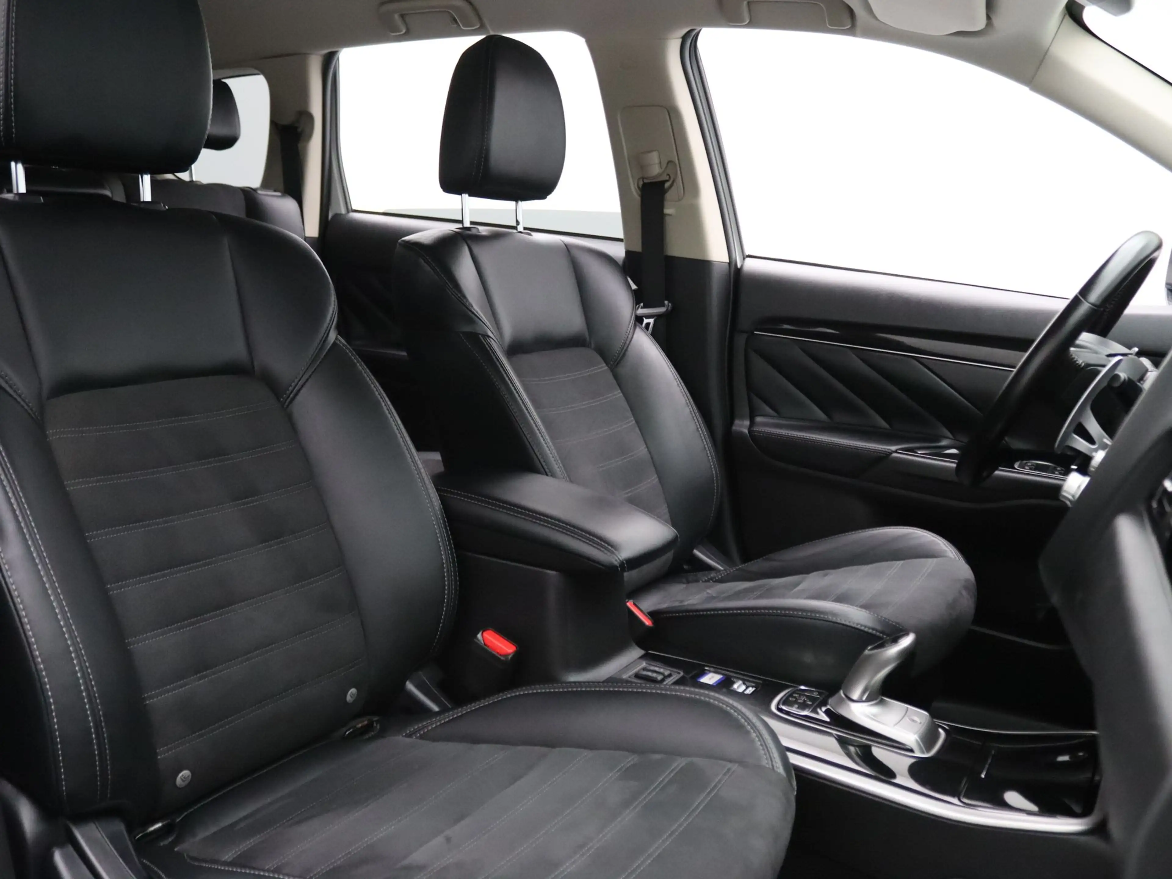 Mitsubishi Outlander 225pk PHEV Intense Apple Carplay/Android Auto | Cl — photo 32