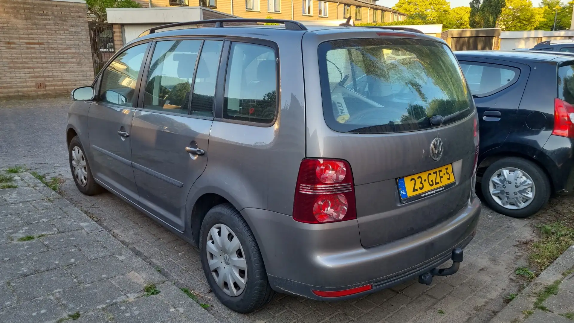 Volkswagen Touran 1.4 TSI Optive 5p. Grijs - 2