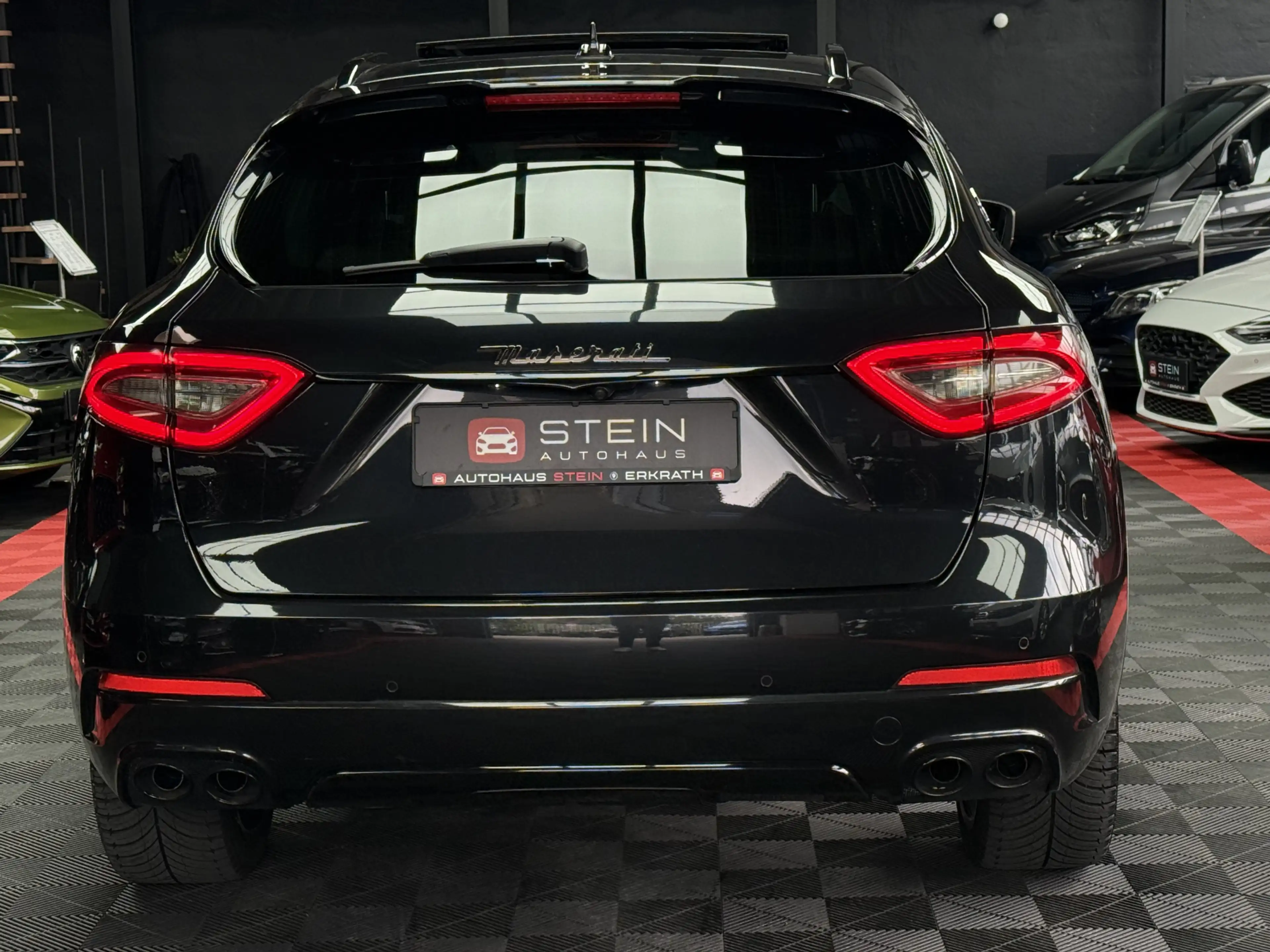 Maserati Levante Allrad Panoramadach Keyless R-Cam 21Zoll — photo 5