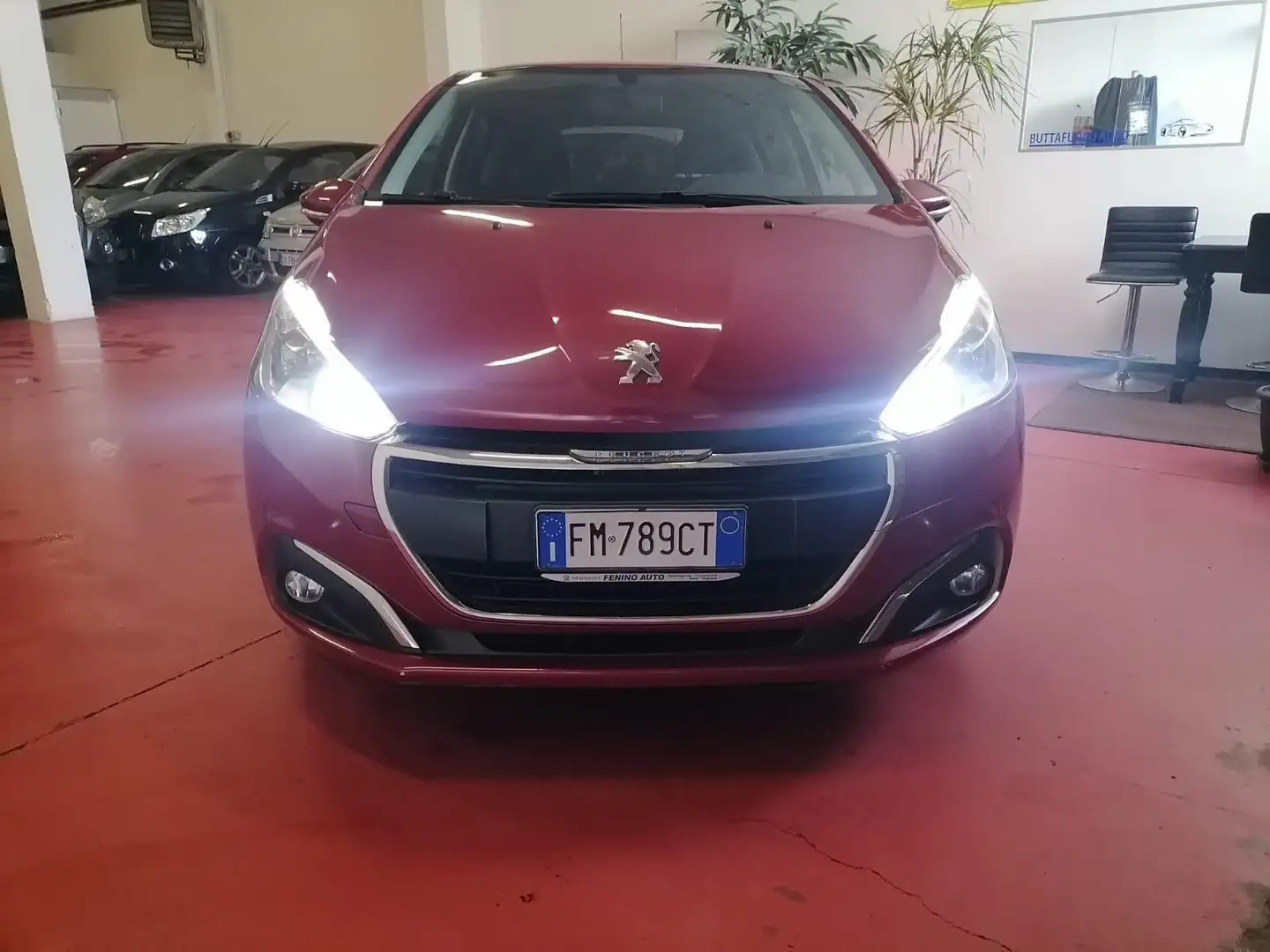 Peugeot 208 208 5p 1.2 puretech Allure 82cv Rood - 2