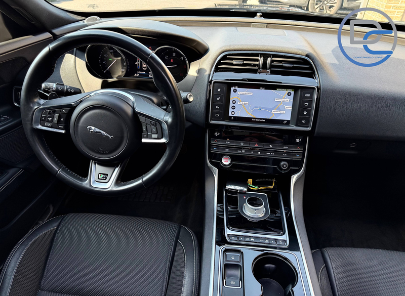 Jaguar XE XE 2.0 D R-Sport 180CV EURO6B T.PANO XENONS CAMERA — photo 14