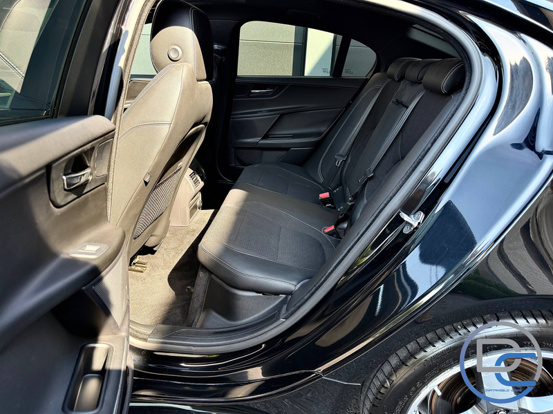 Jaguar XE XE 2.0 D R-Sport 180CV EURO6B T.PANO XENONS CAMERA — photo 12