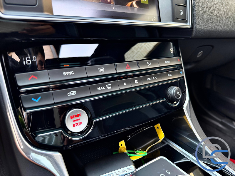 Jaguar XE XE 2.0 D R-Sport 180CV EURO6B T.PANO XENONS CAMERA — photo 13