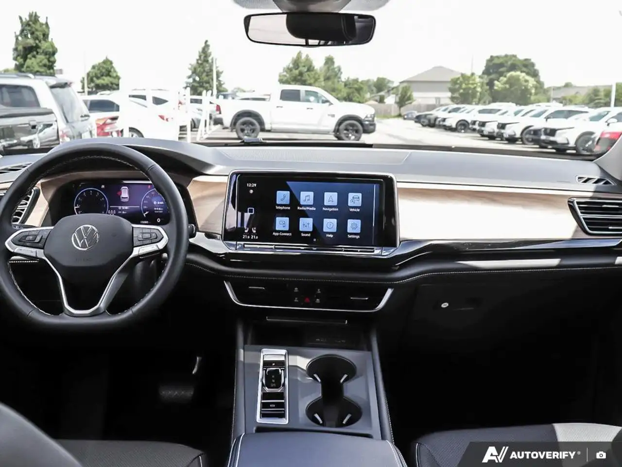 Volkswagen Atlas снимка Volkswagen Atlas