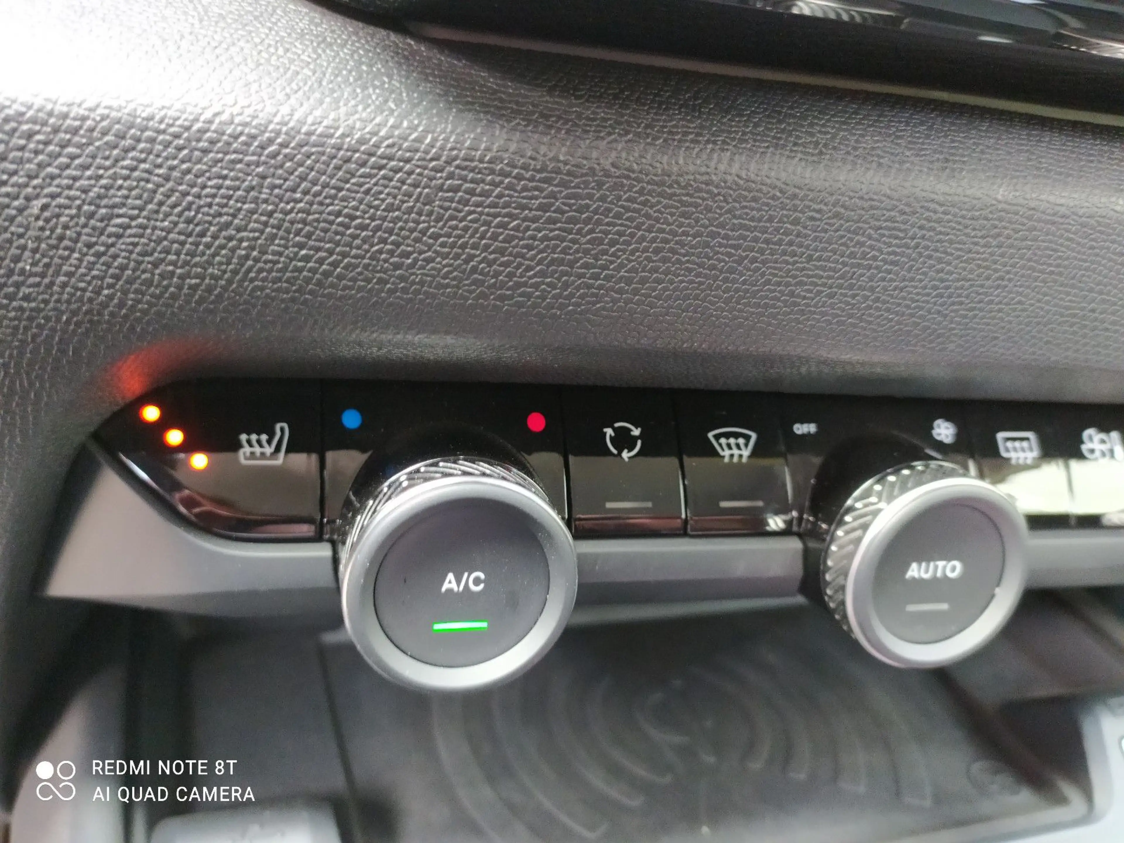 Citroen C4 ë- Feel Pack *HeadUp*Kamera*Sitzheizung* — photo 14