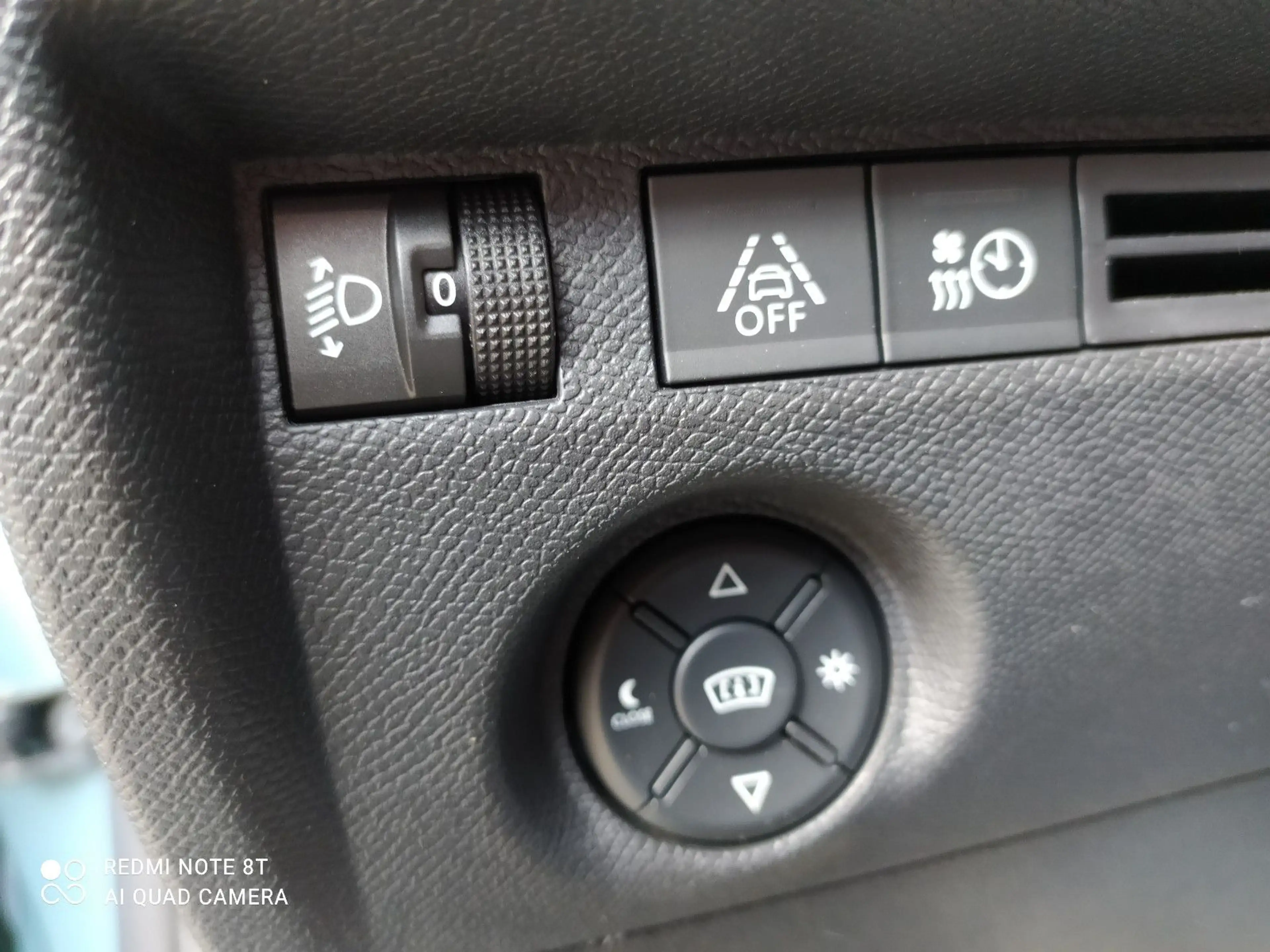 Citroen C4 ë- Feel Pack *HeadUp*Kamera*Sitzheizung* — photo 12