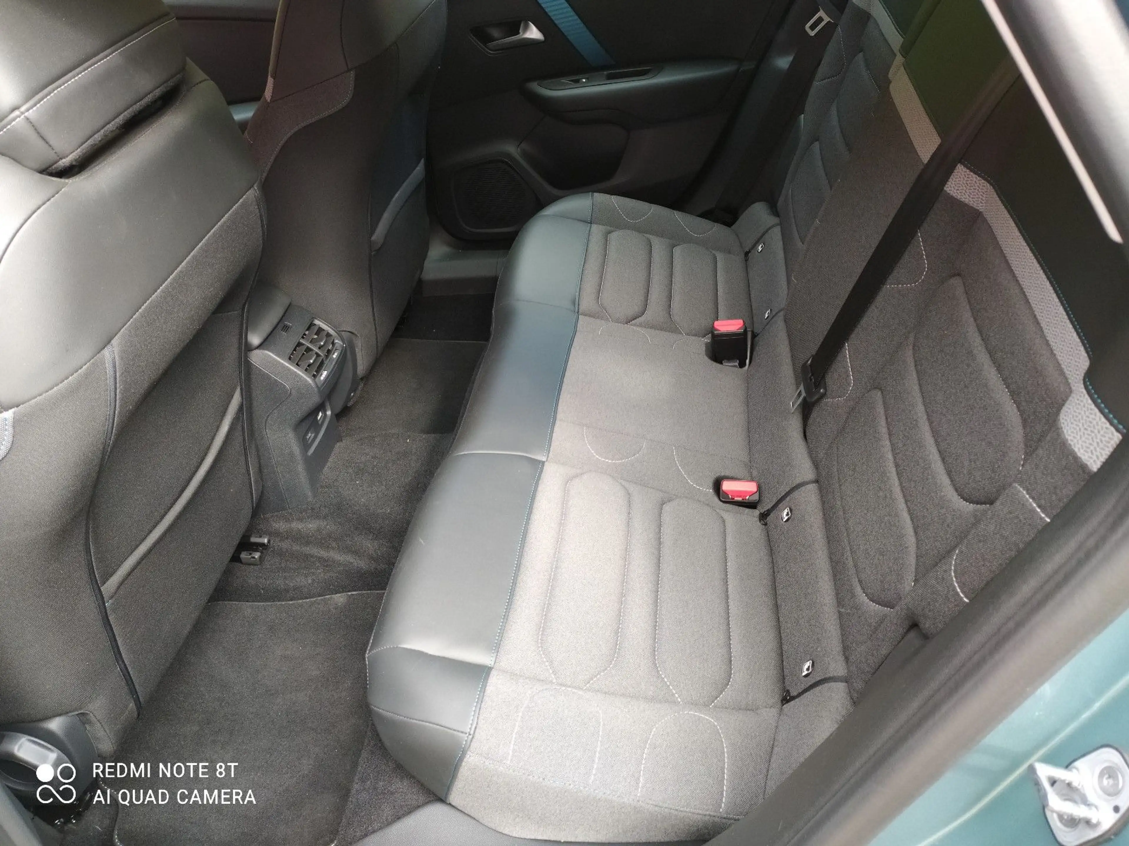 Citroen C4 ë- Feel Pack *HeadUp*Kamera*Sitzheizung* — photo 8