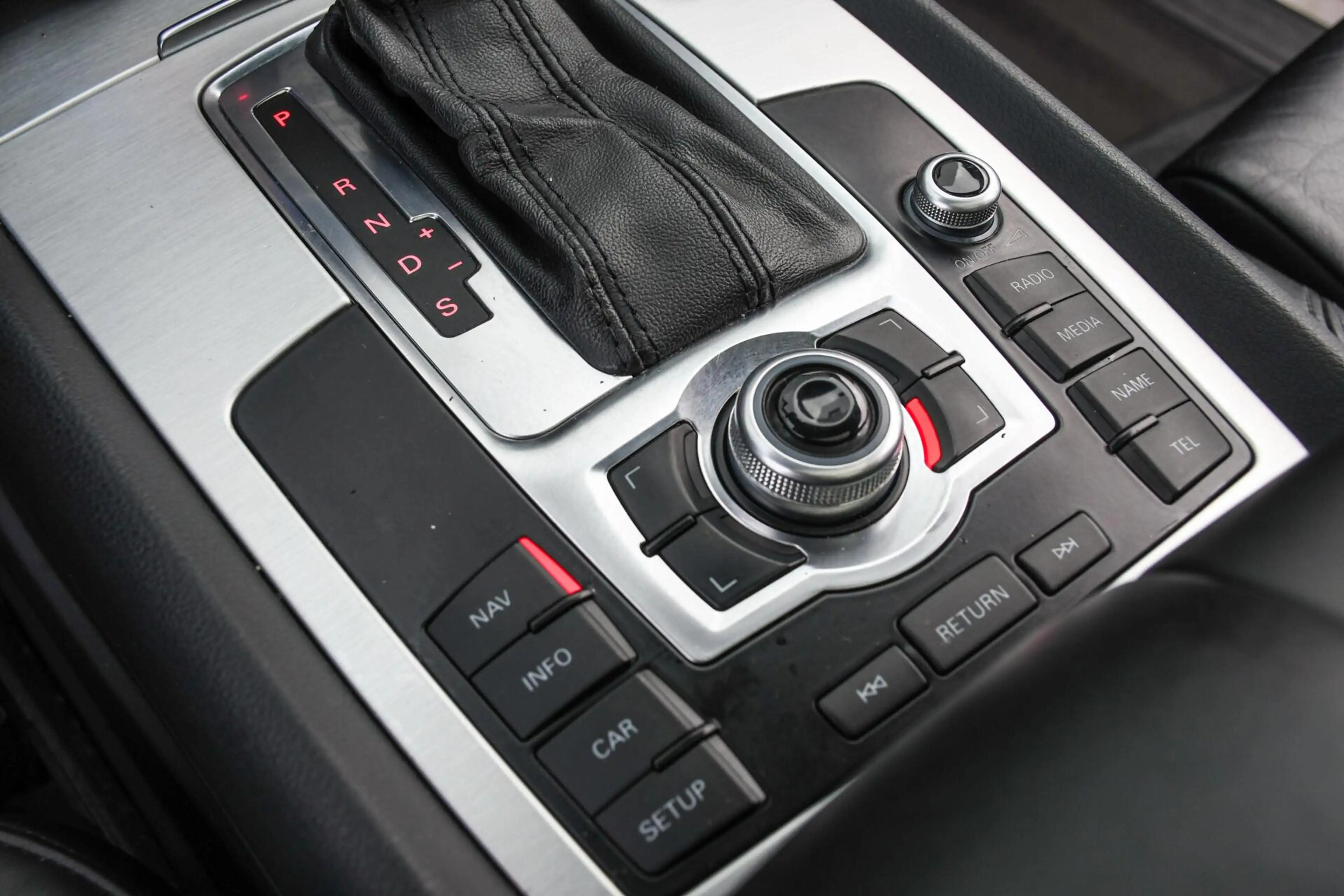 Audi Q7 3.0 TDI quattro Leer 21'' Pano Xenon s-line Trekha — photo 16