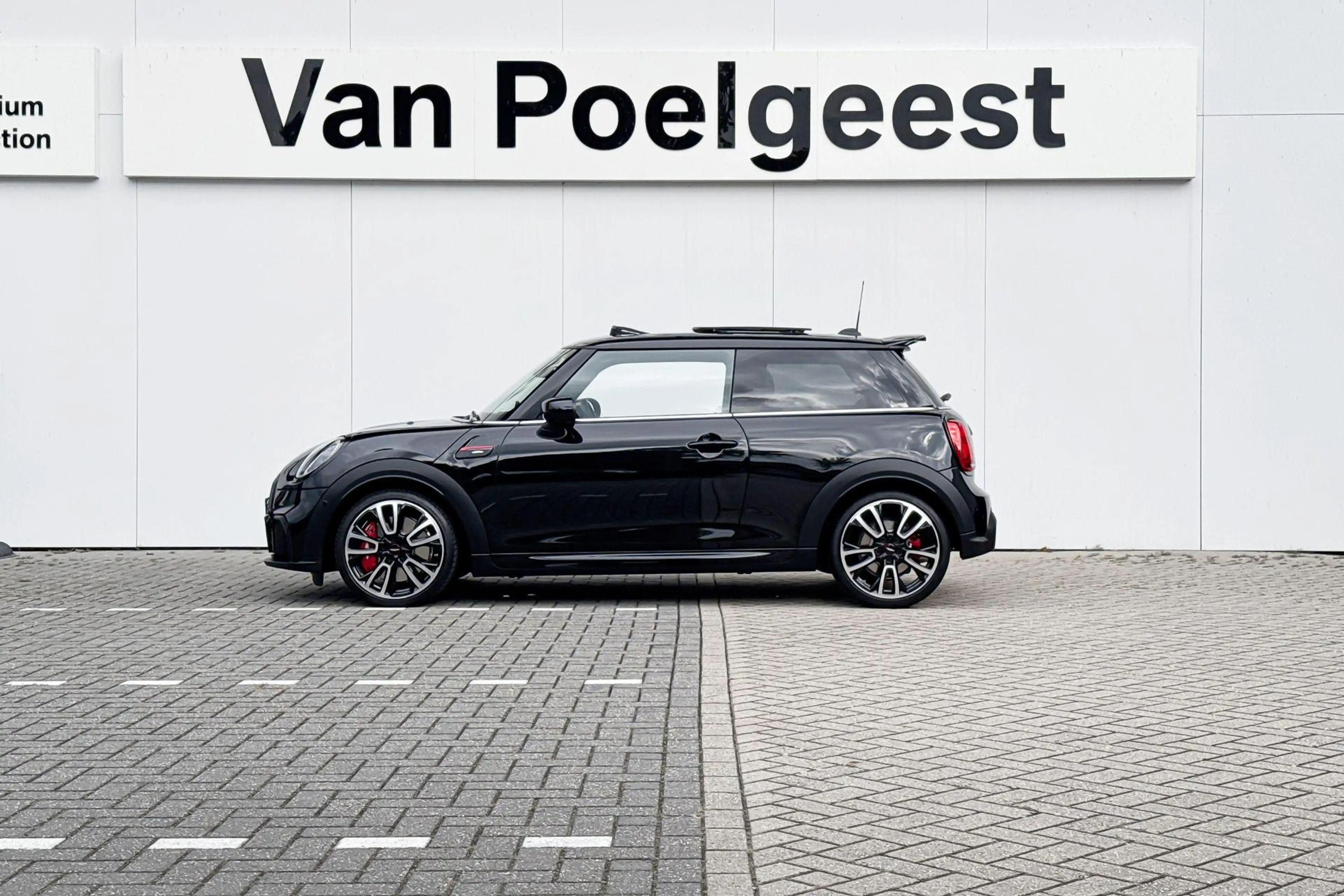 MINI John Cooper Works 3-Deurs | JCW Pack | Panoramadak | Head-Up Display — photo 2