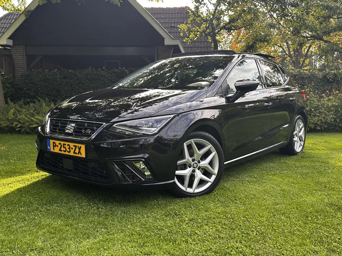 SEAT Ibiza 1.0 TSI FR | Full Option | Pano | Carplay | Zwart - 1