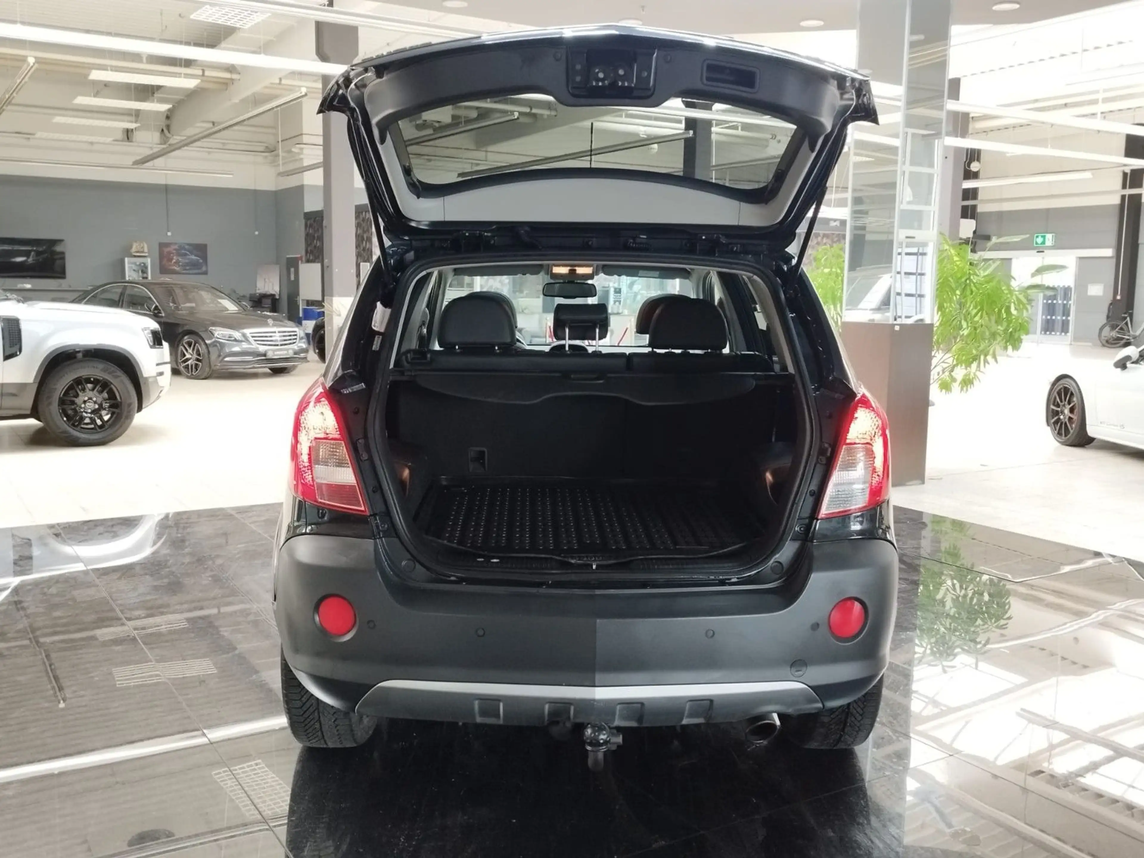 Opel Antara Cosmo 4x4 NAVI / PANO / AHK — photo 9