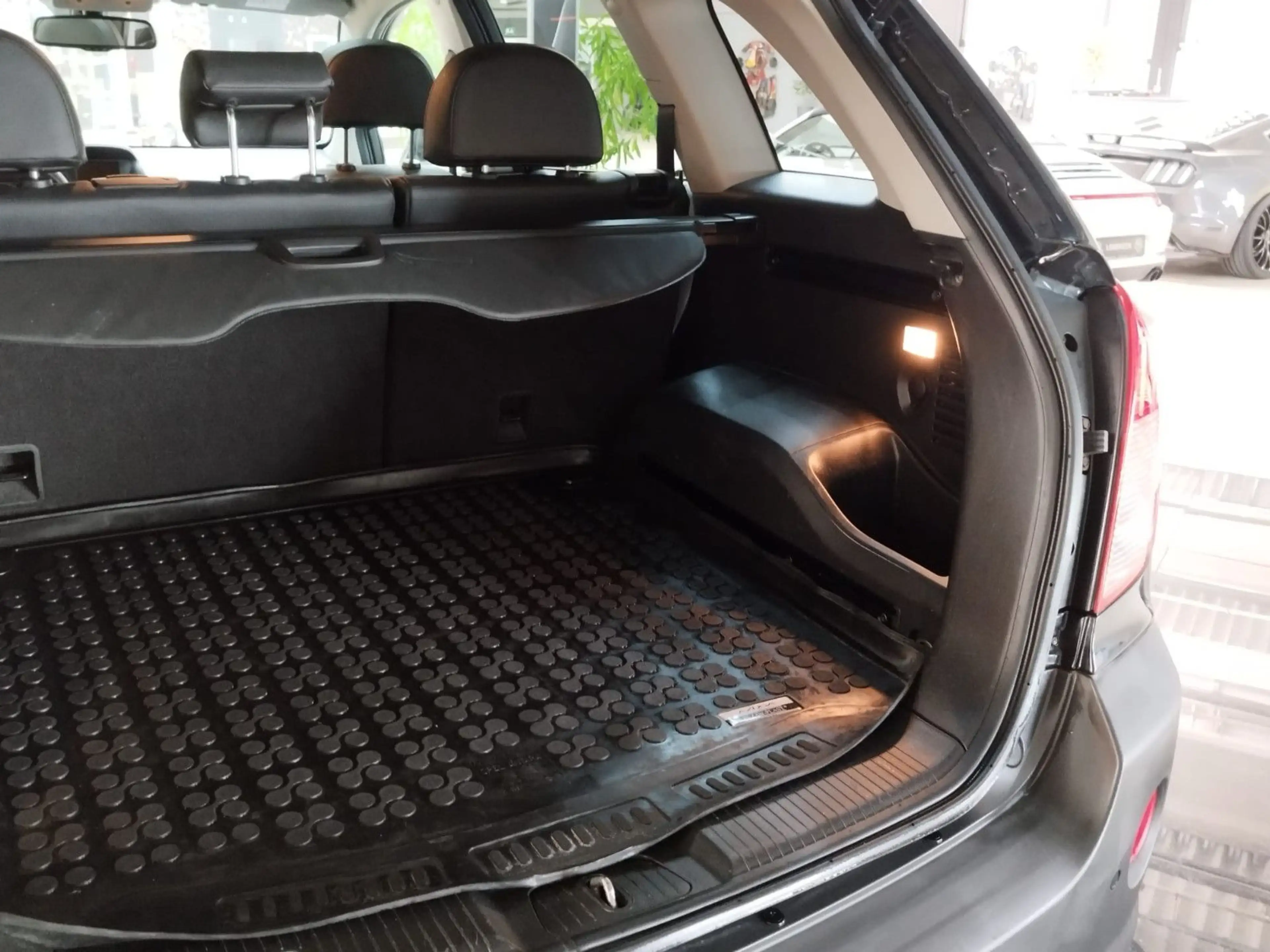 Opel Antara Cosmo 4x4 NAVI / PANO / AHK — photo 11