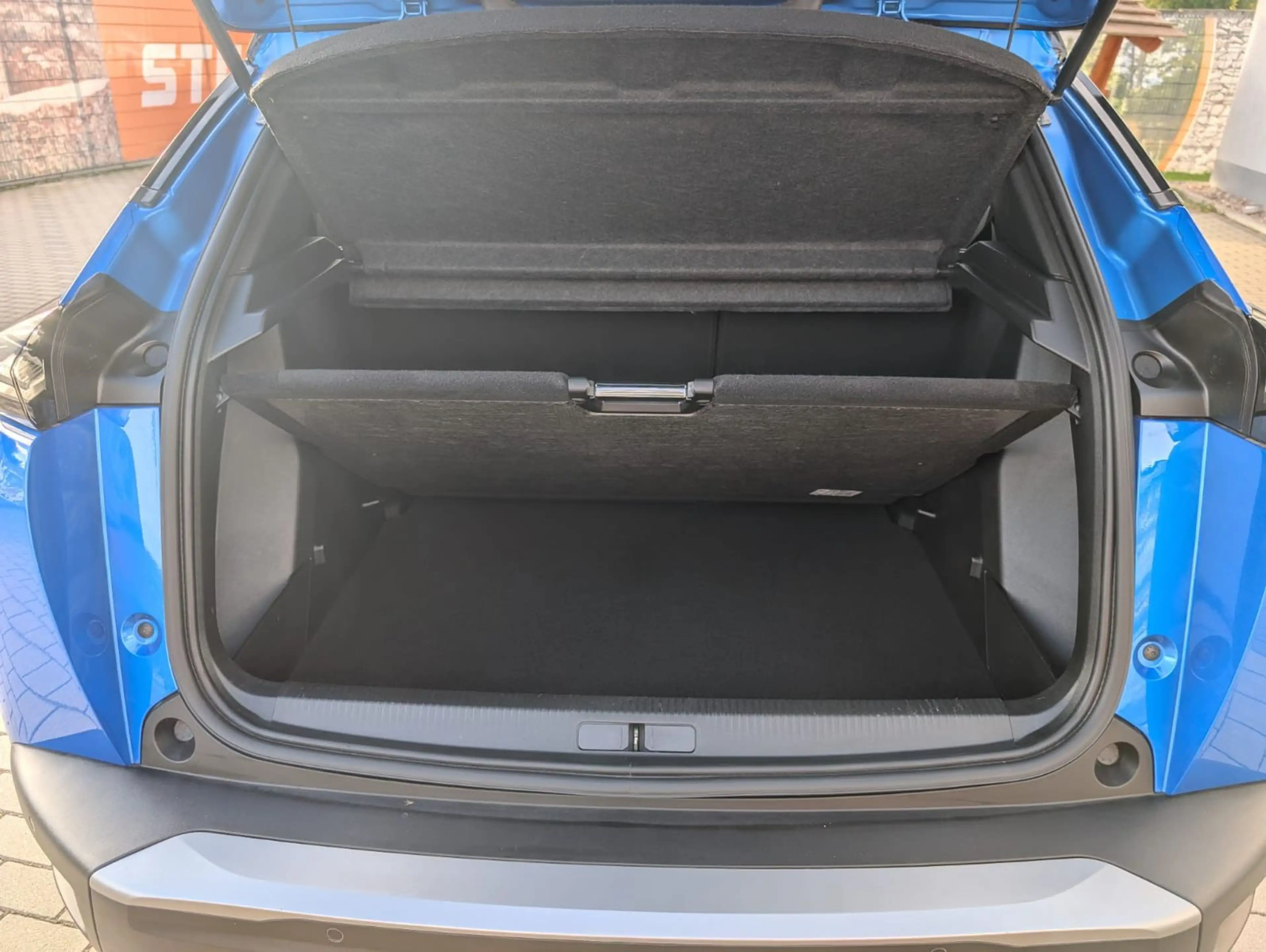 Peugeot 2008 GT 130 EAT8 KAMERA GRIP CONTR. NUR 13900 KM — photo 5