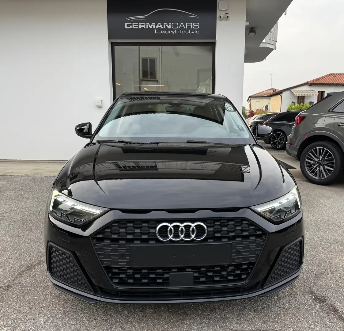 Audi A1 Sportback 30 1.0 tfsi Identity Black 116cv Noir - 1
