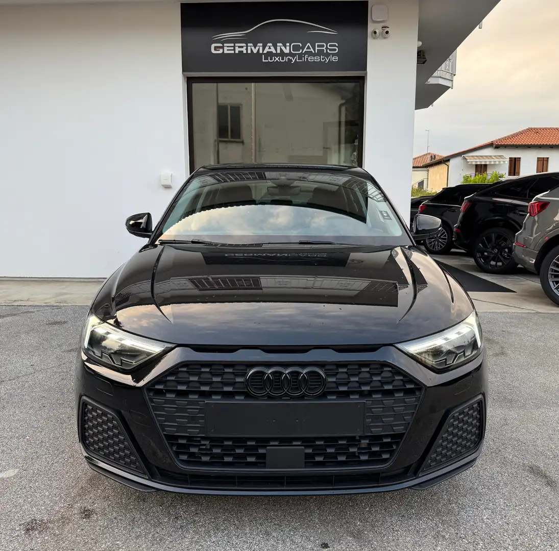 Audi A1 Sportback 30 1.0 tfsi Identity Black 116cv Noir - 1