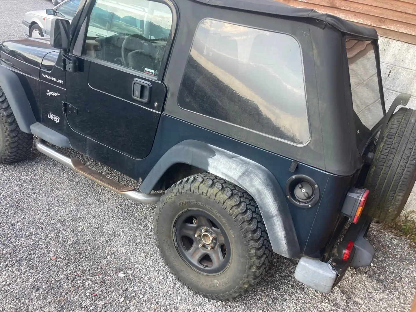 Jeep Wrangler 2.5i Sport LPG camionnette Schwarz - 2