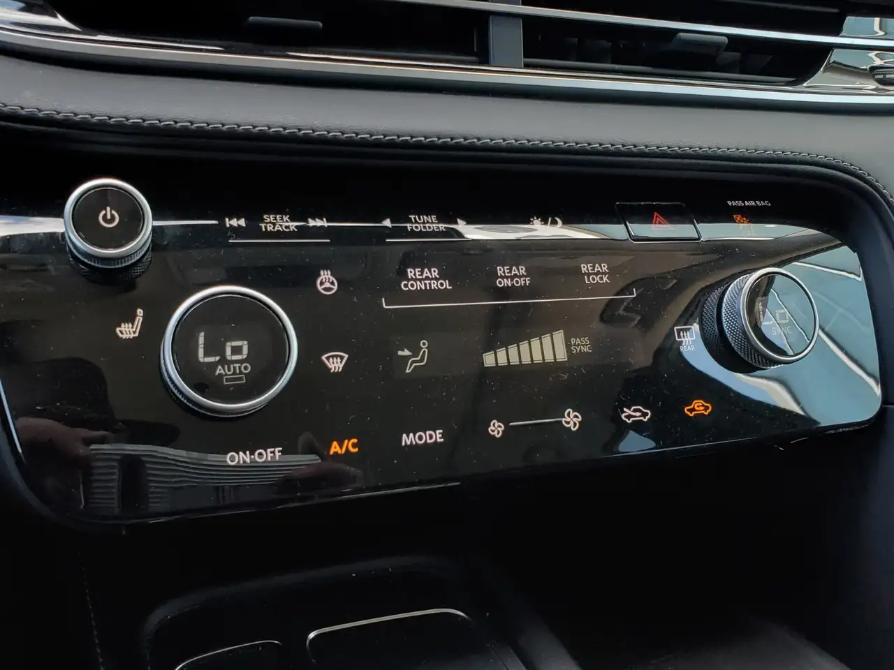Infiniti QX60 снимка Infiniti QX60
