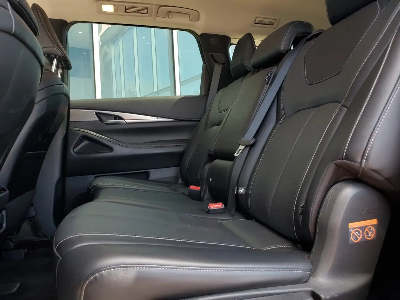 Infiniti QX60 снимка Infiniti QX60
