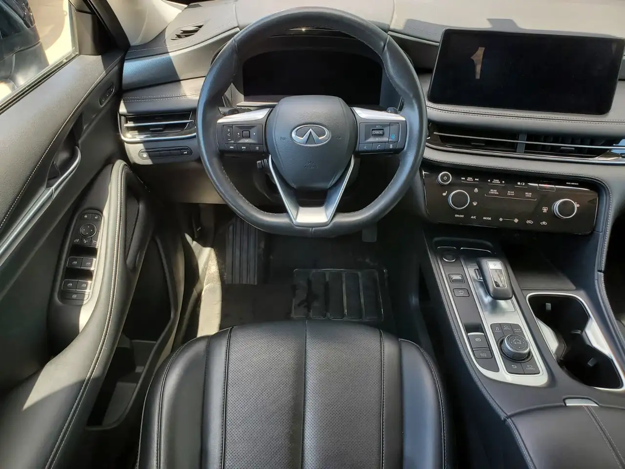 Infiniti QX60 снимка Infiniti QX60