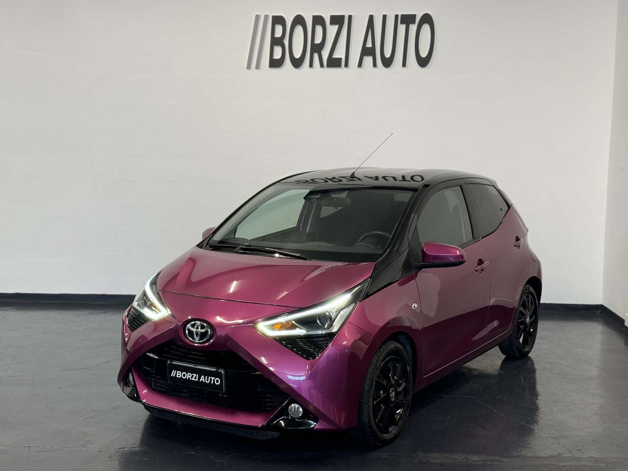 Toyota Aygo 5p 1.0 x-clusiv 72CV STRAFULL!!