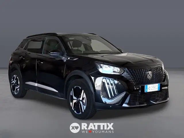 Peugeot e-2008 motore elettrico 50kWh Allure