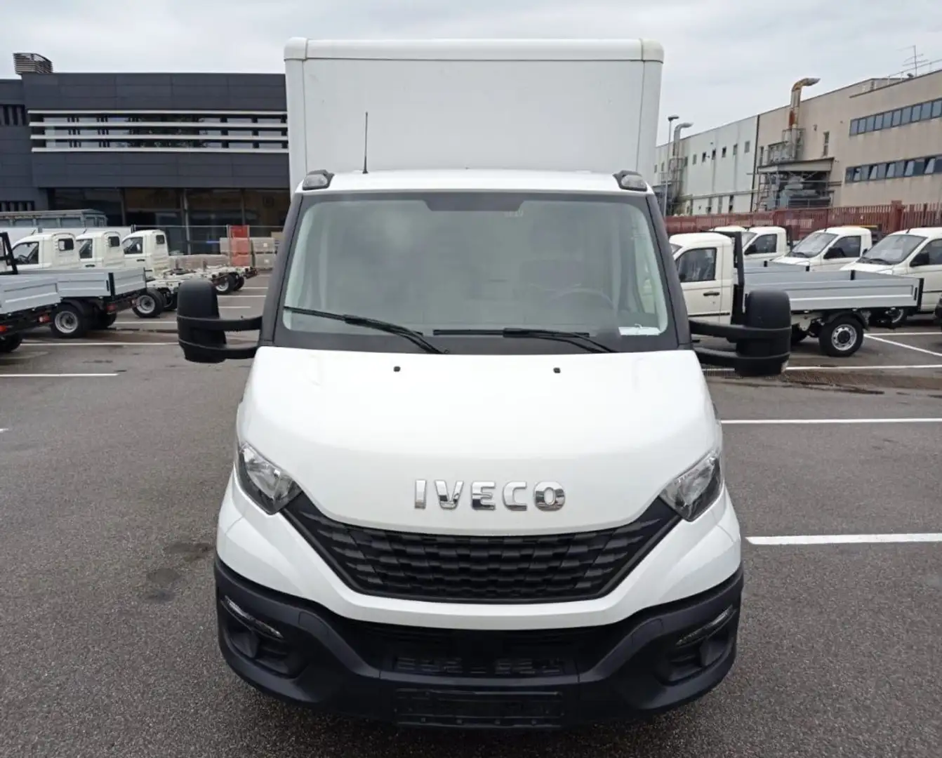 Iveco Daily 35C16H + sponda idraulica Білий - 2