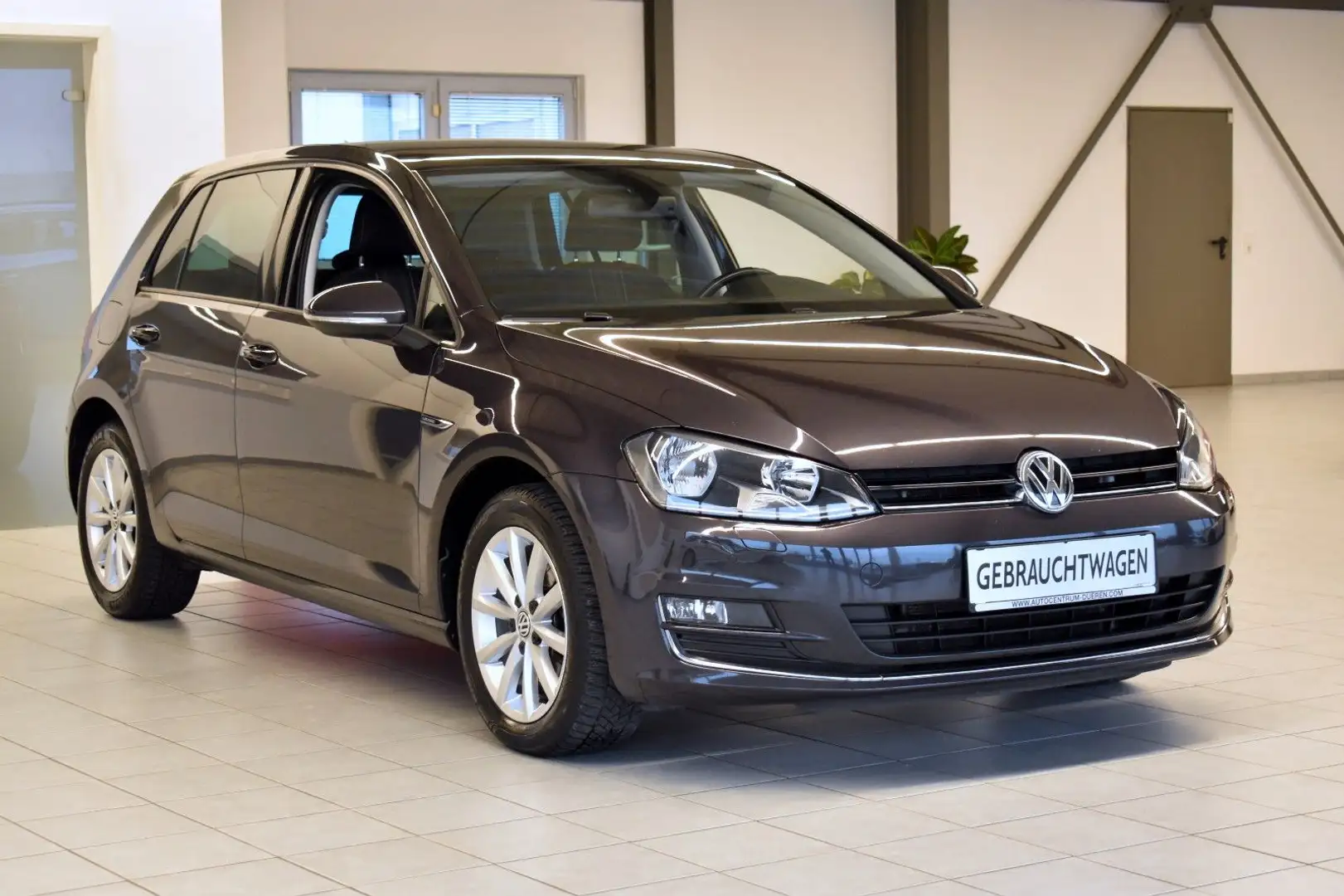 Volkswagen Golf VII Lim. Lounge NAVI/PDC/TEMP./SHZ/AHK/ Grau - 1