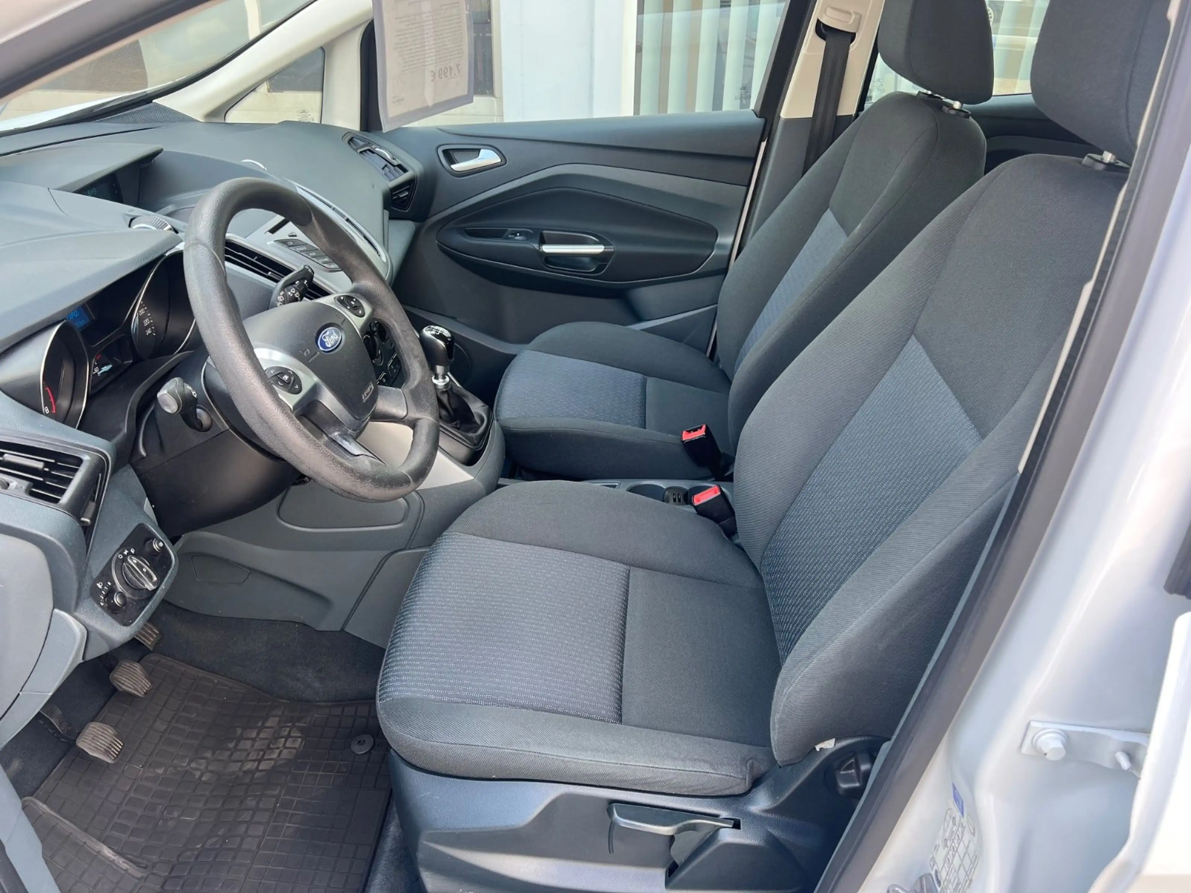 Ford C-Max C-MAX Ambiente — photo 8
