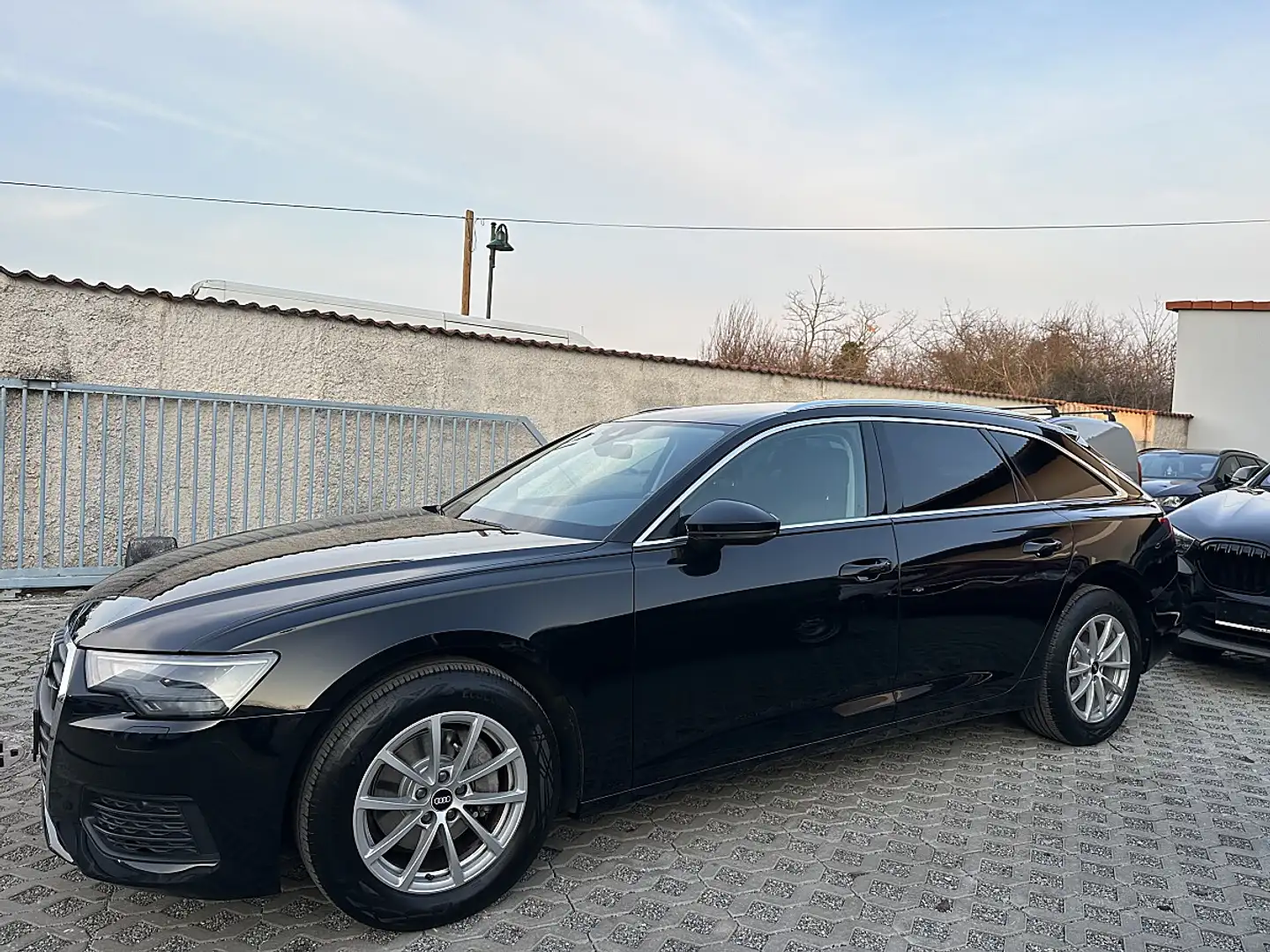 Audi A6 Avant 40 TDI quattro S-tronic Schwarz - 2