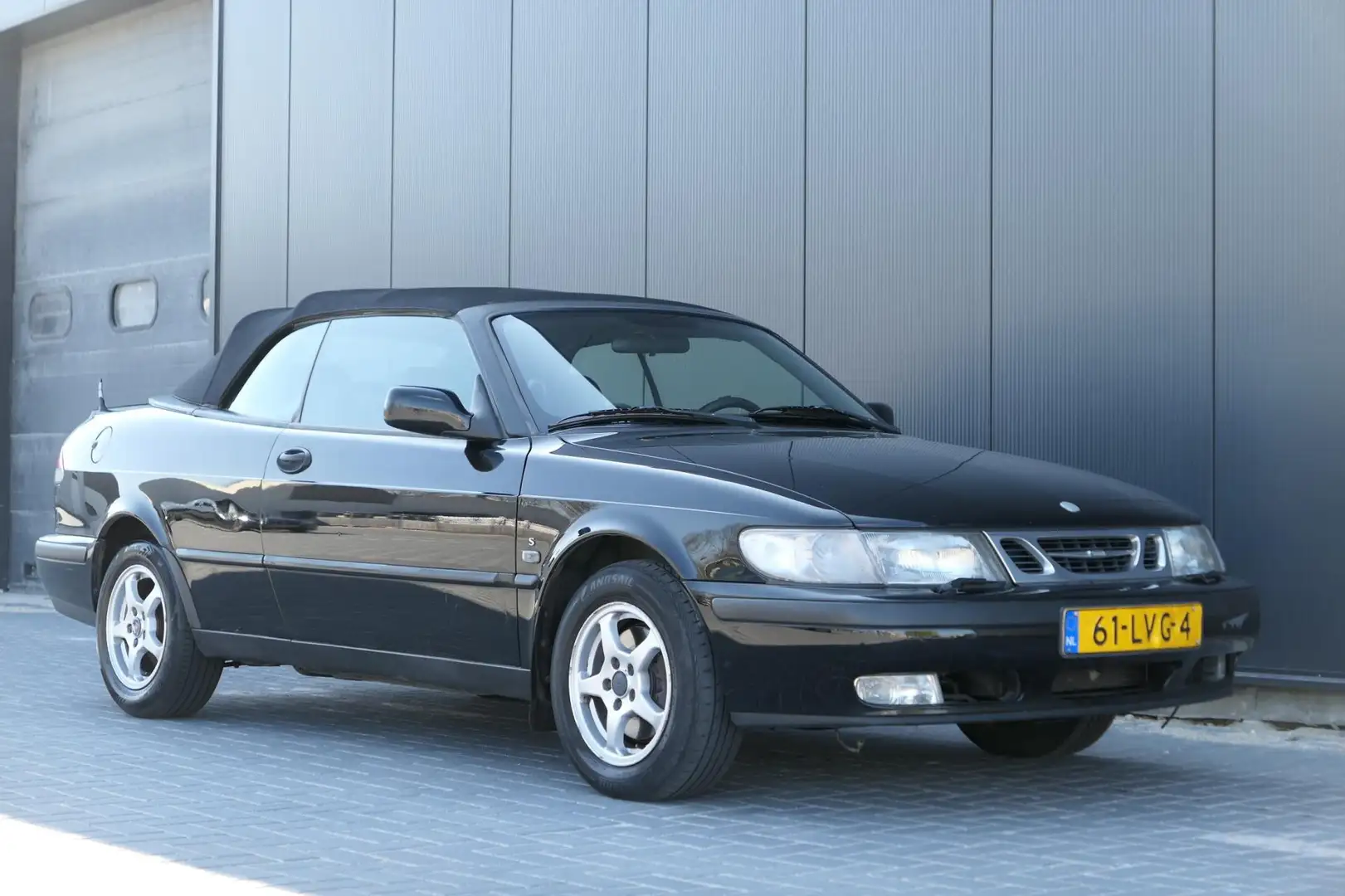 Saab 9-3 Cabrio 2.0t S Cabrio Automaat Airco Leder Cruise Y Zwart - 2