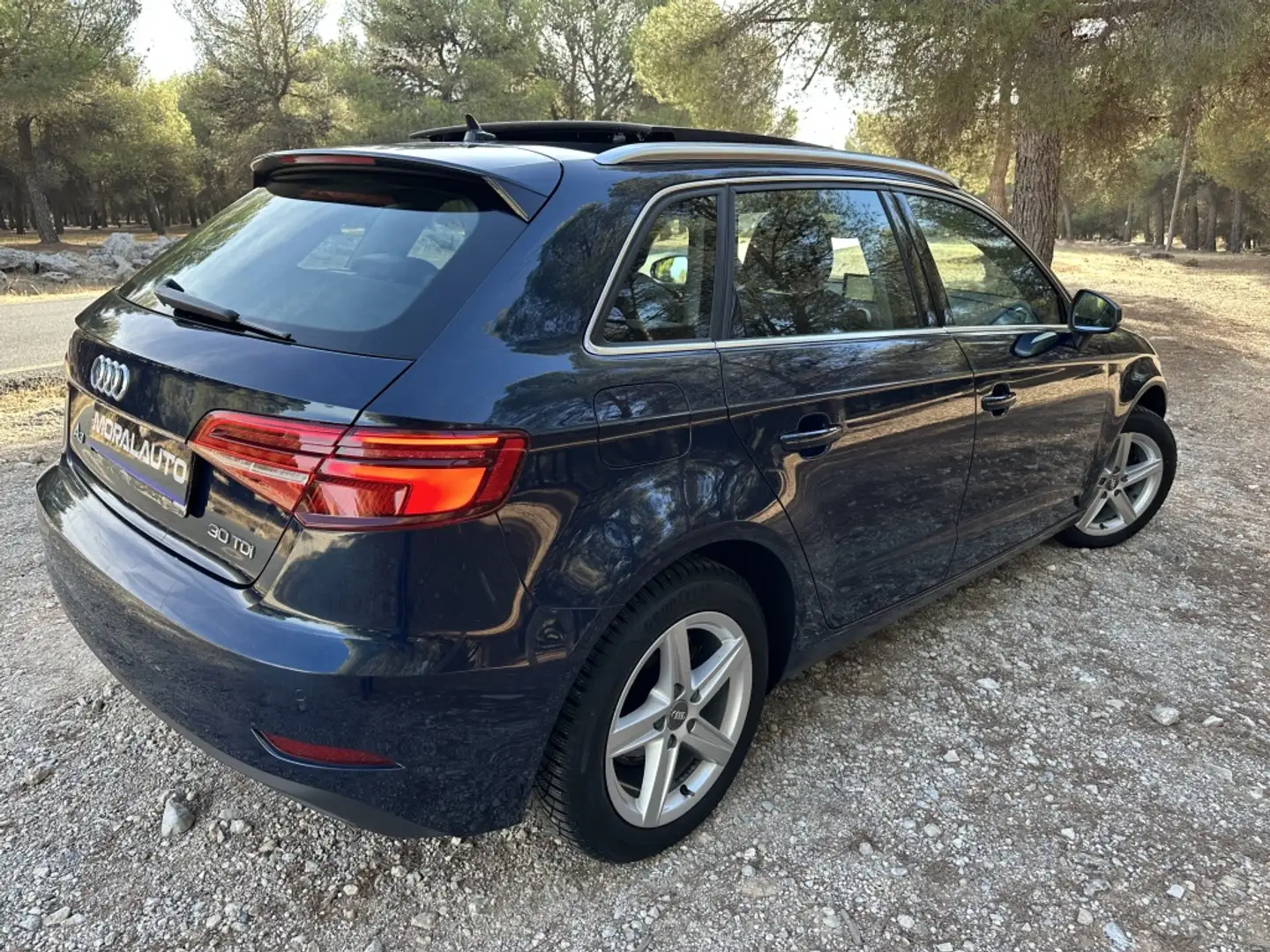 Audi A3 Sportback 1.6TDI Sport Edition S tronic 85kW Azul - 2