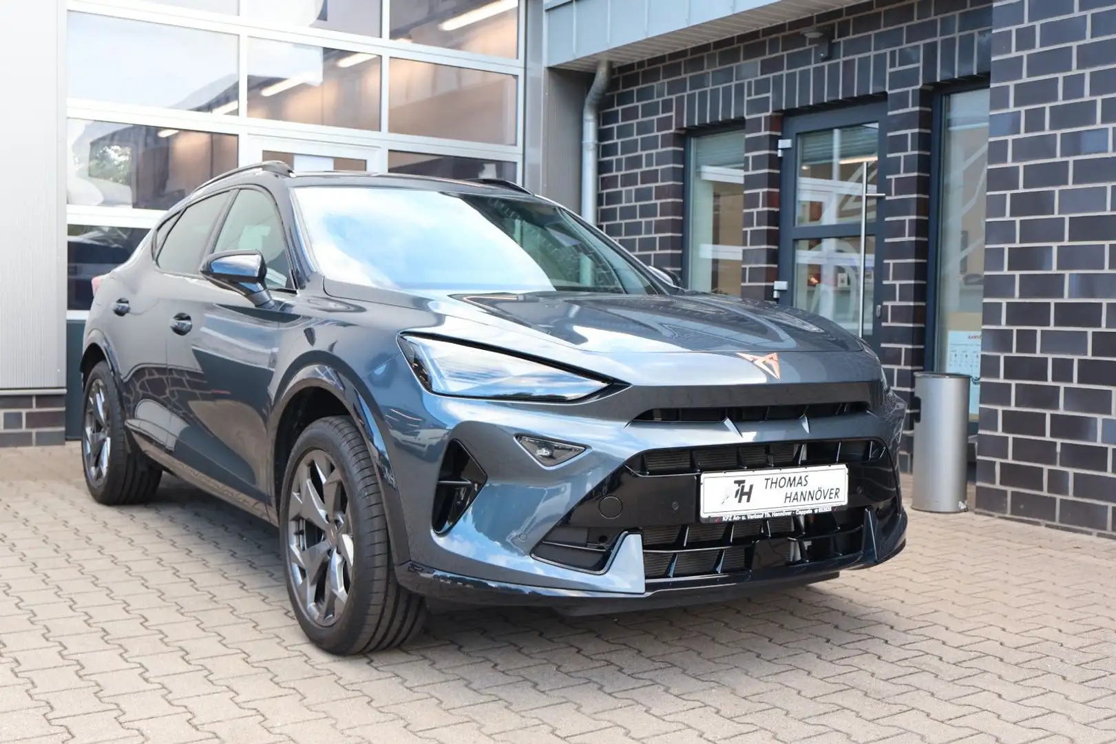 CUPRA Formentor 1.5 eTSI 110 kW neues Model/AHK schwen Grigio - 1