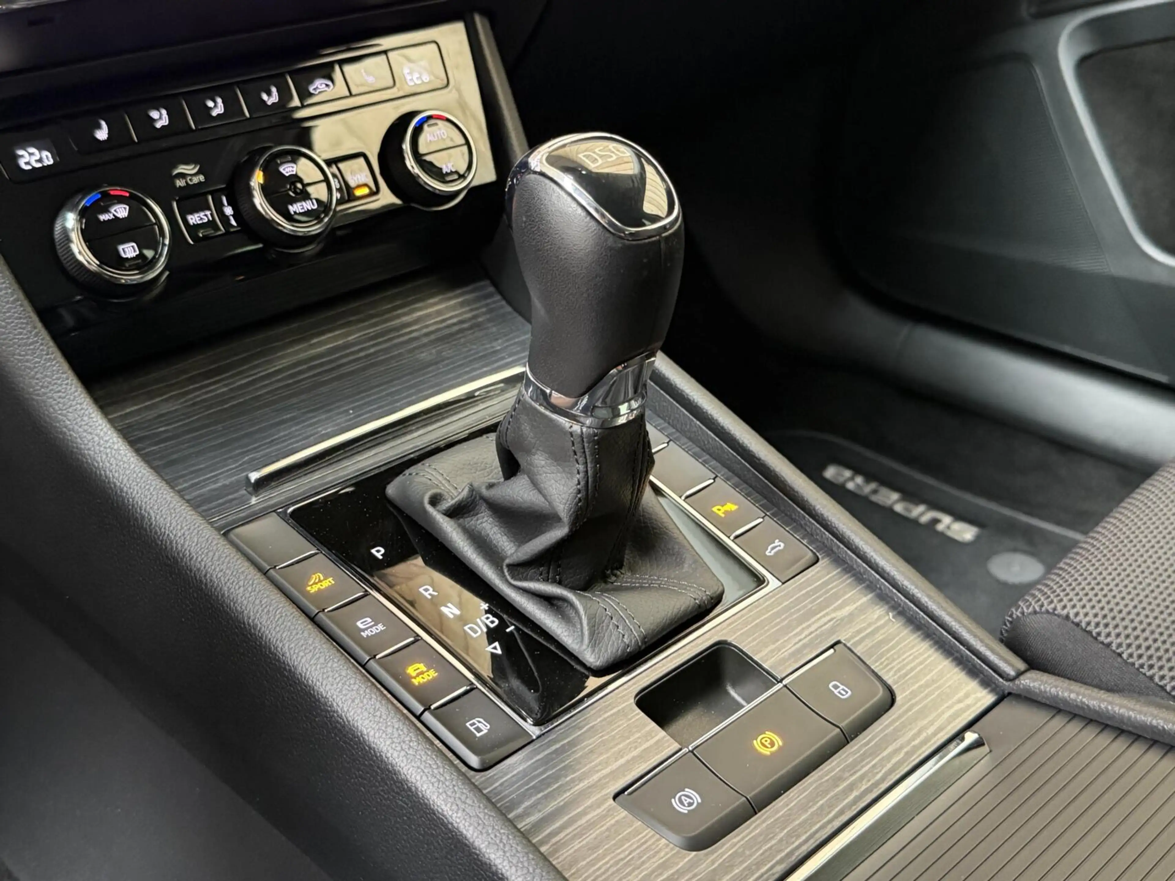 Skoda Superb Combi 1.4 TSI iV Business Edition Plus Trekhaak ui — photo 37
