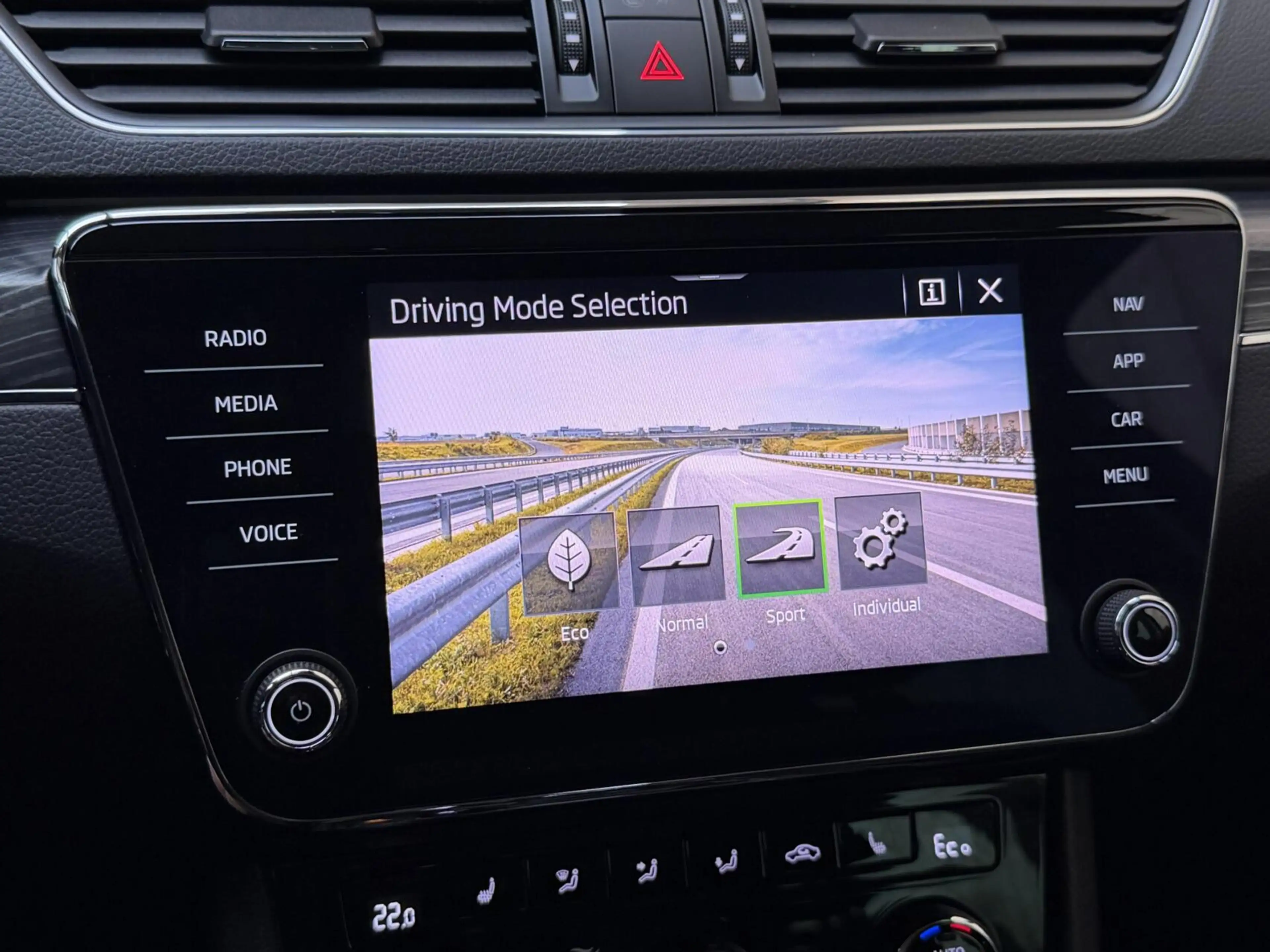 Skoda Superb Combi 1.4 TSI iV Business Edition Plus Trekhaak ui — photo 34