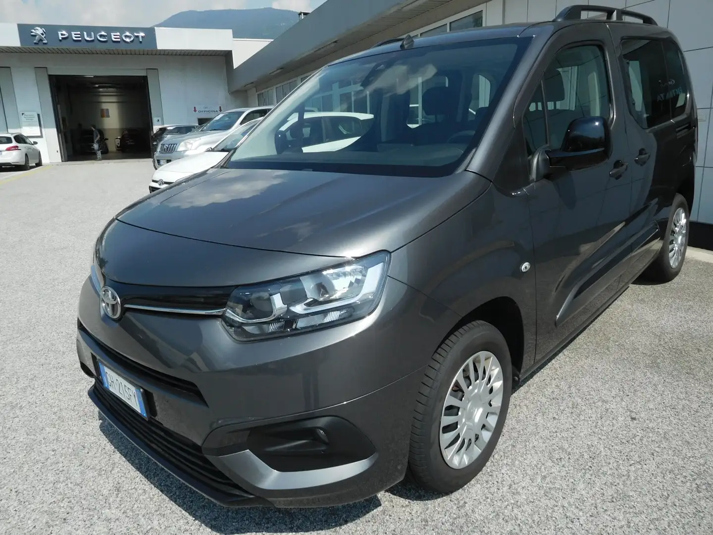 Toyota Proace Proace City Verso 1.5D 100cv S&S Short D Lounge 7 Grigio - 2