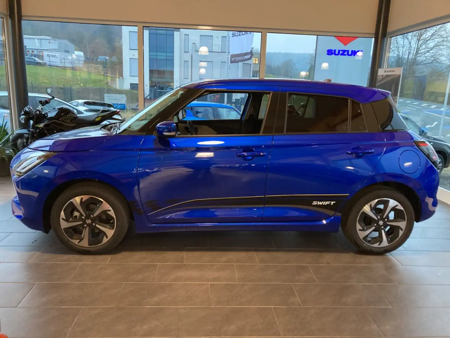 Suzuki Swift 1.2 DUALJET HYBRID Automatik Comfort+ Bleu - 2