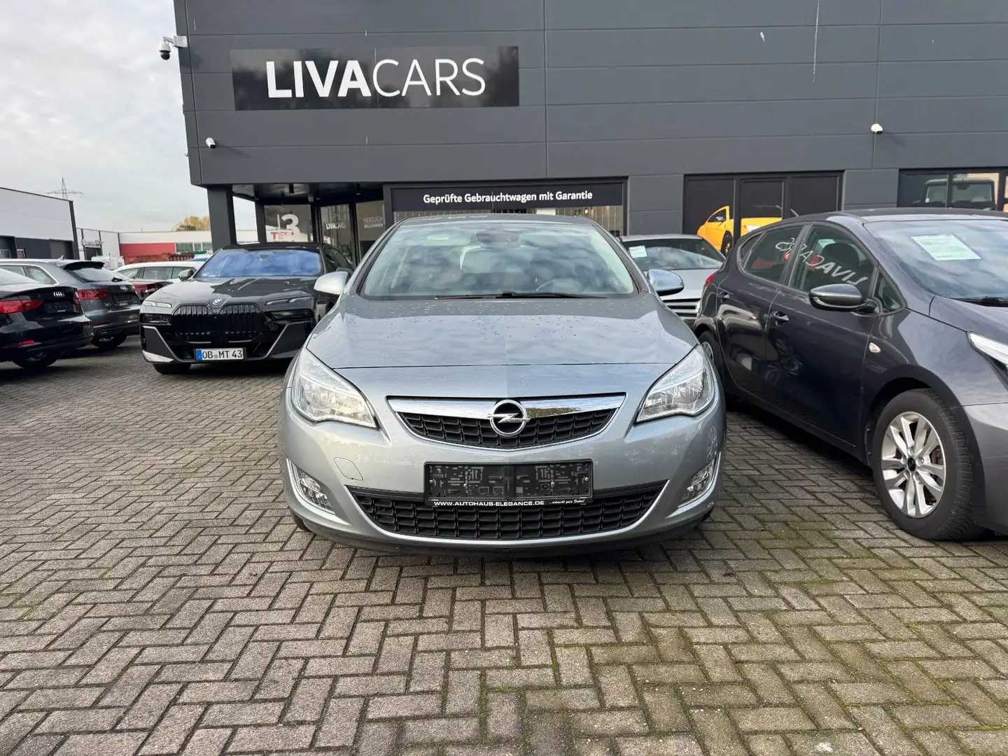 Opel Astra J Lim. 5-trg. Innovation Argent - 1