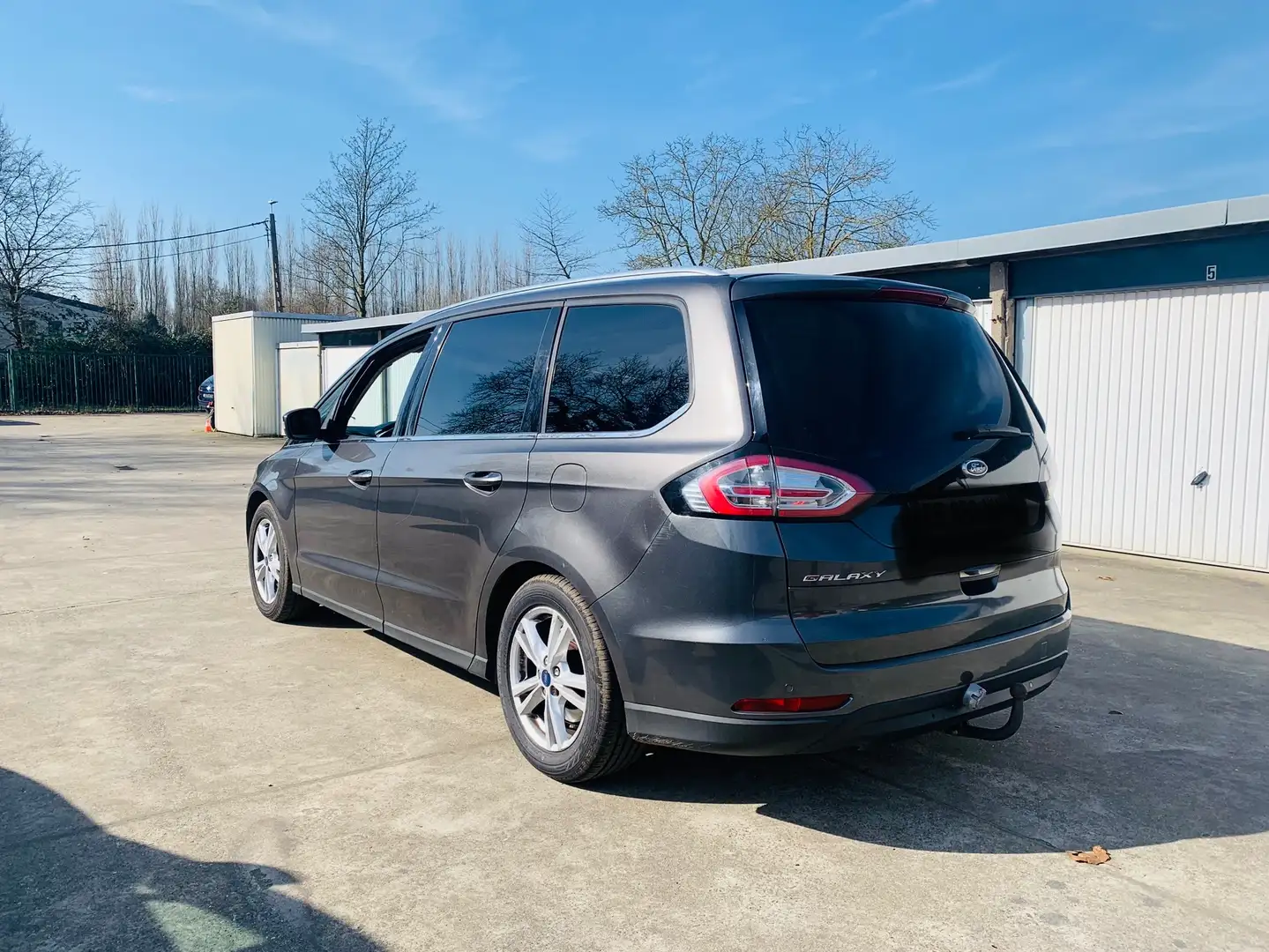 Ford Galaxy Galaxy 2.0 TDCi Titanium - AUTOMATIQUE - 7places Grijs - 2