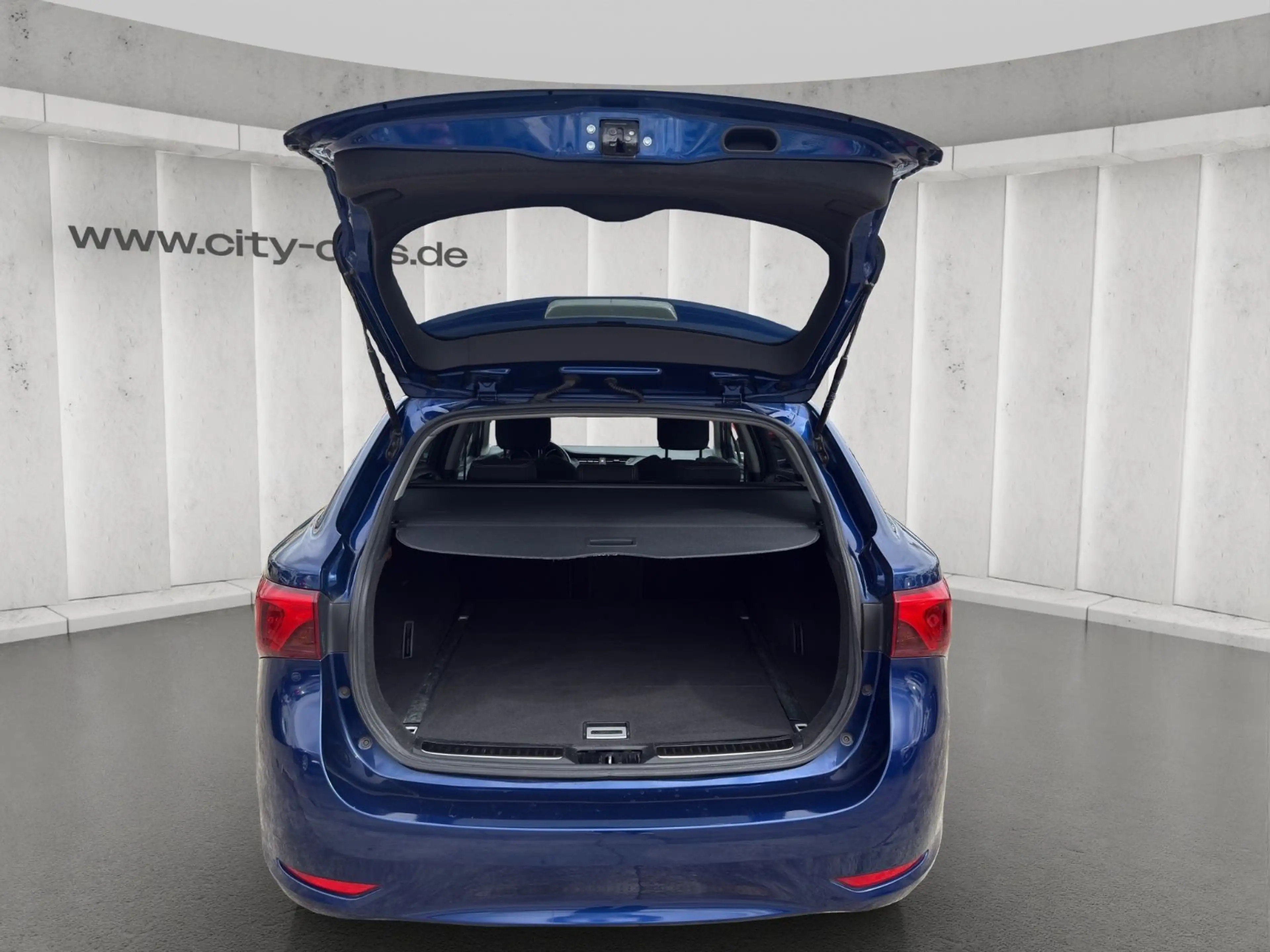 Toyota Avensis Touring Sports*Navi*Cam*Bi-LED — photo 9