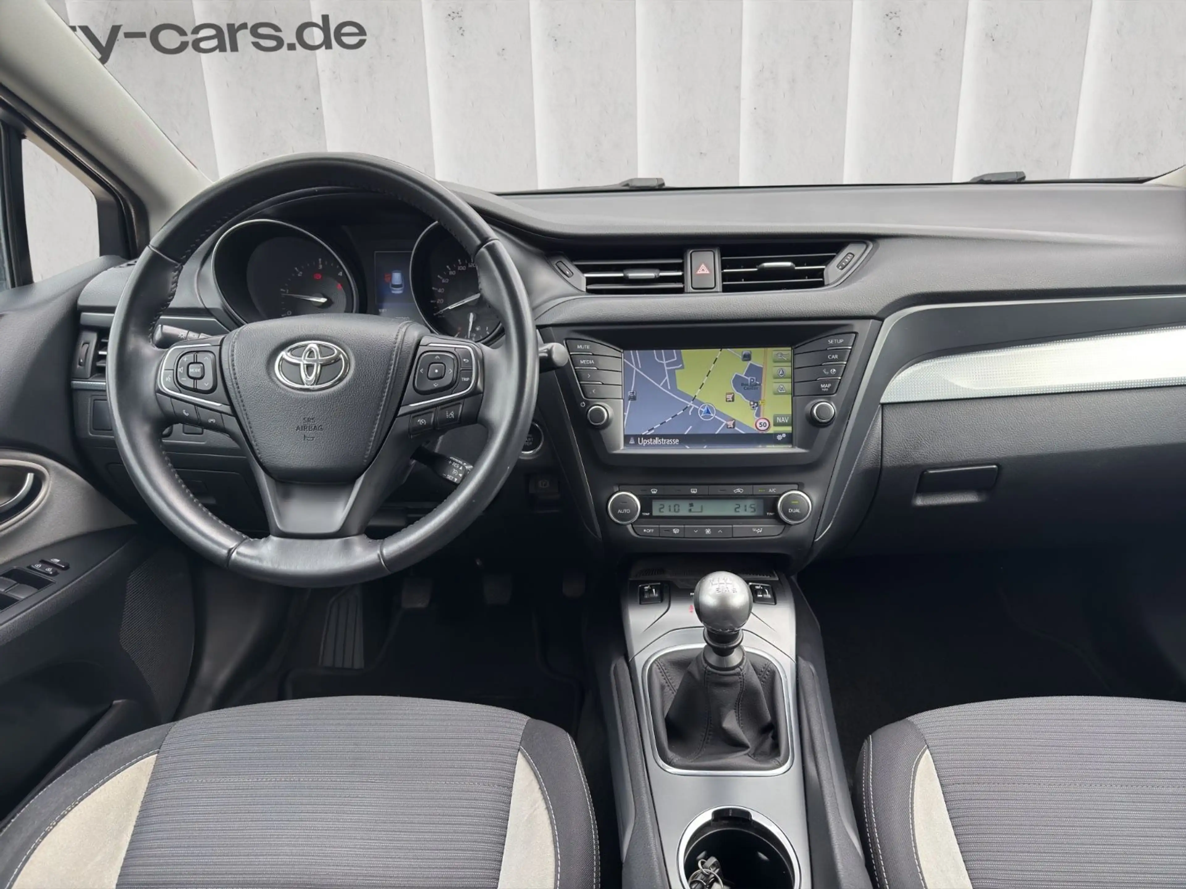 Toyota Avensis Touring Sports*Navi*Cam*Bi-LED — photo 13