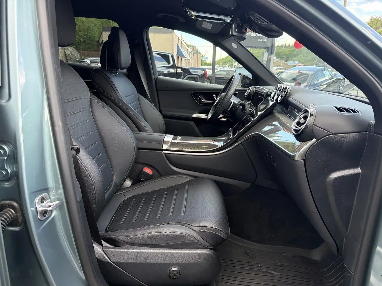 Mercedes-Benz GLC снимка Mercedes-Benz GLC