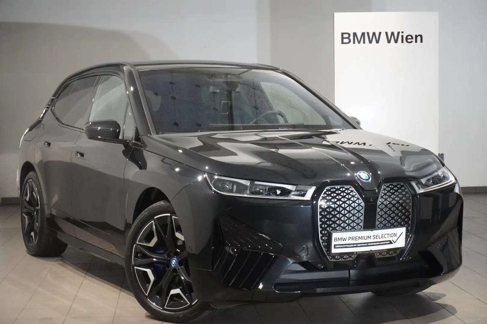 BMW iX iX xDrive50 Schwarz - 1