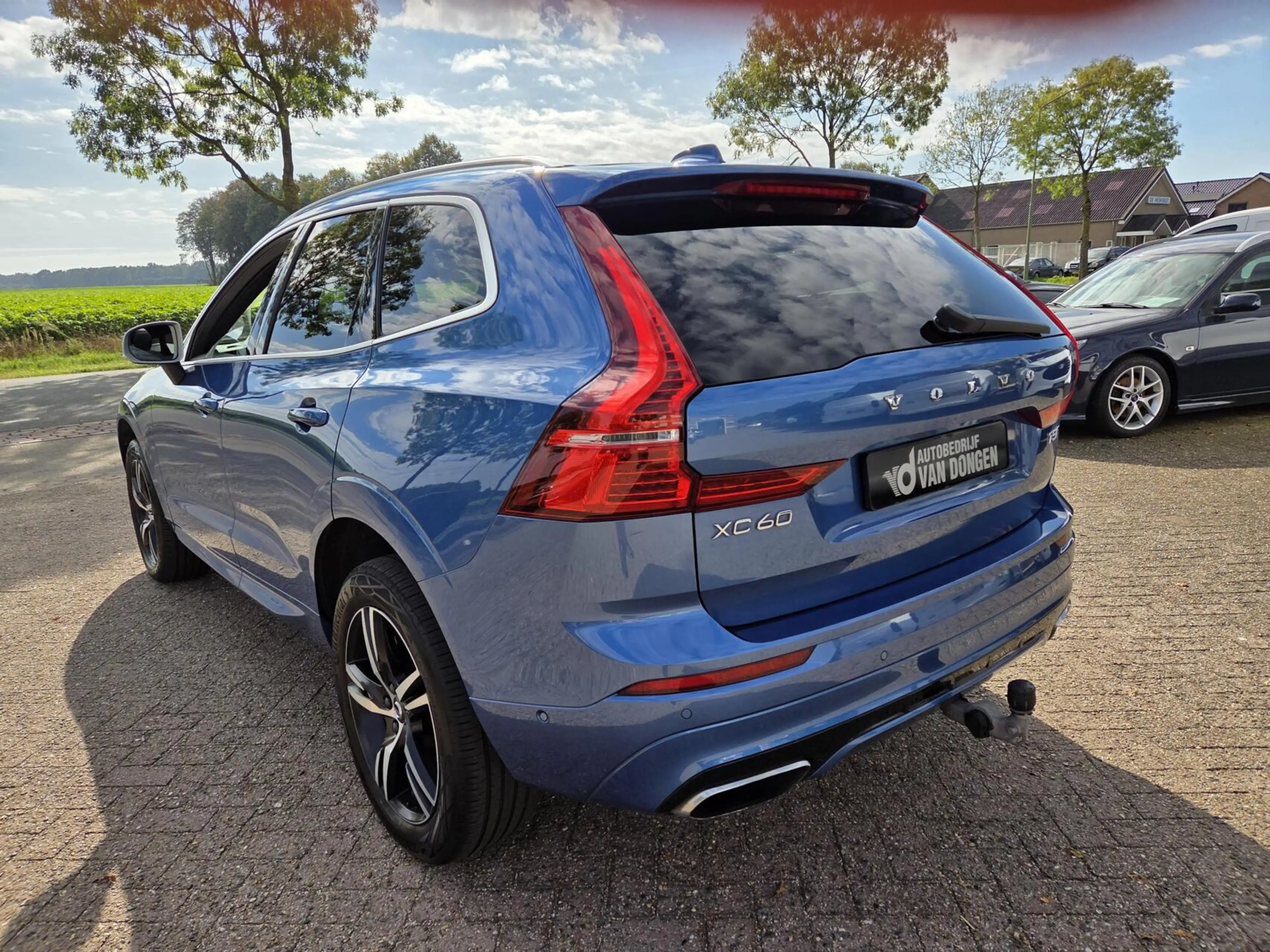 Volvo XC60 2.0 T5 AWD R-Design | Panorama/Trekhaak/Luchtverin — photo 21