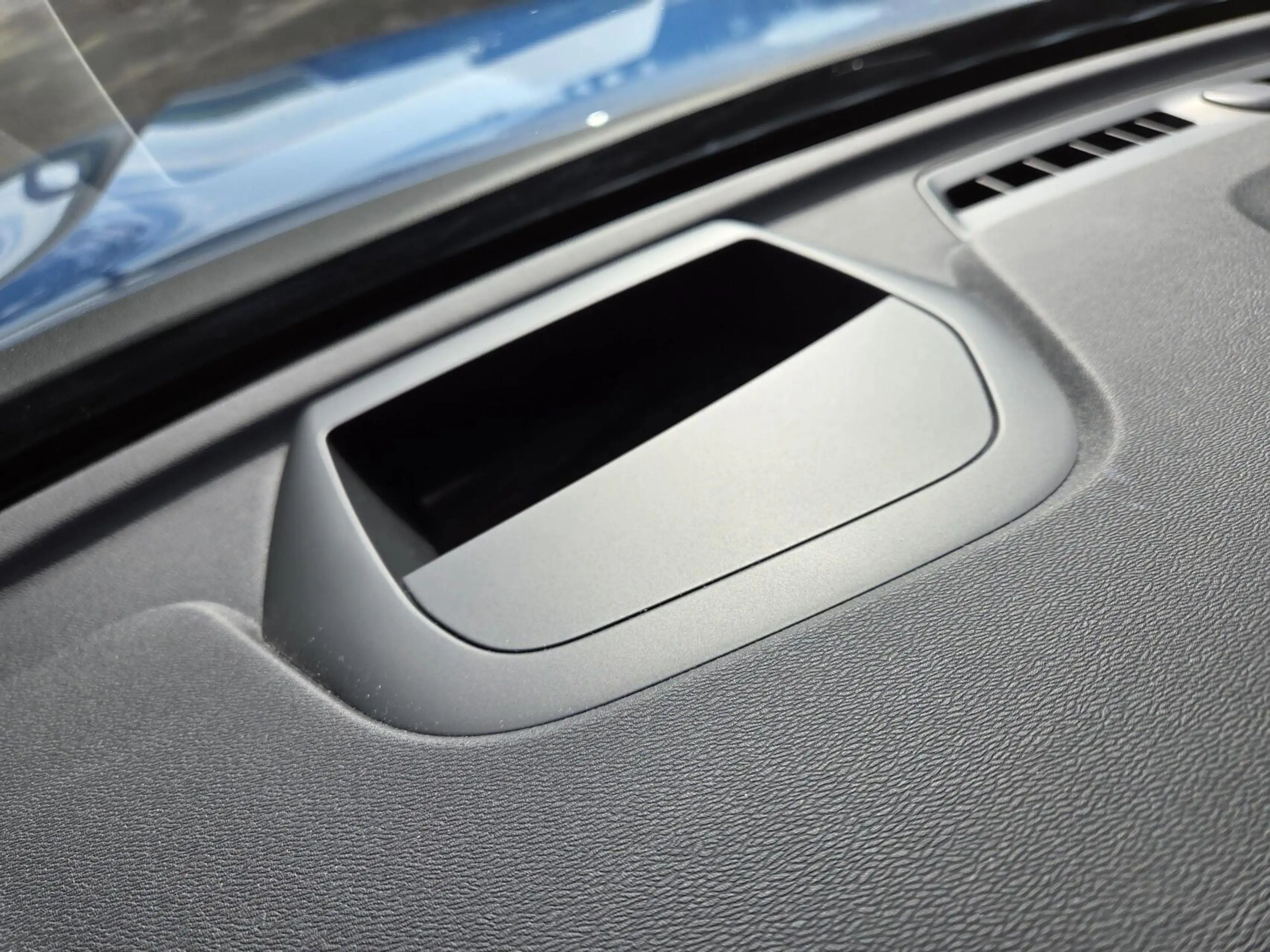 Volvo XC60 2.0 T5 AWD R-Design | Panorama/Trekhaak/Luchtverin — photo 37